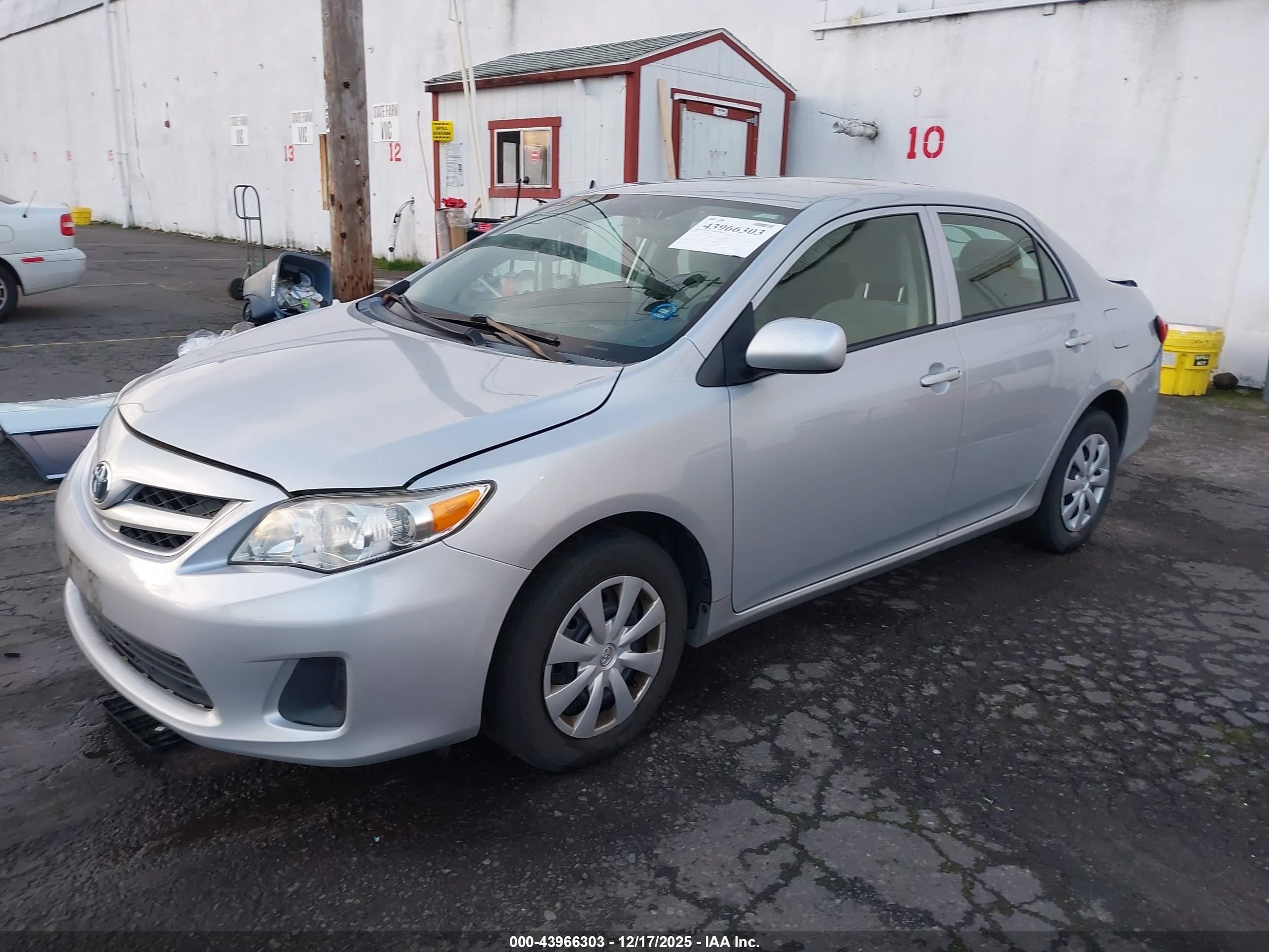 TOYOTA COROLLA image 2