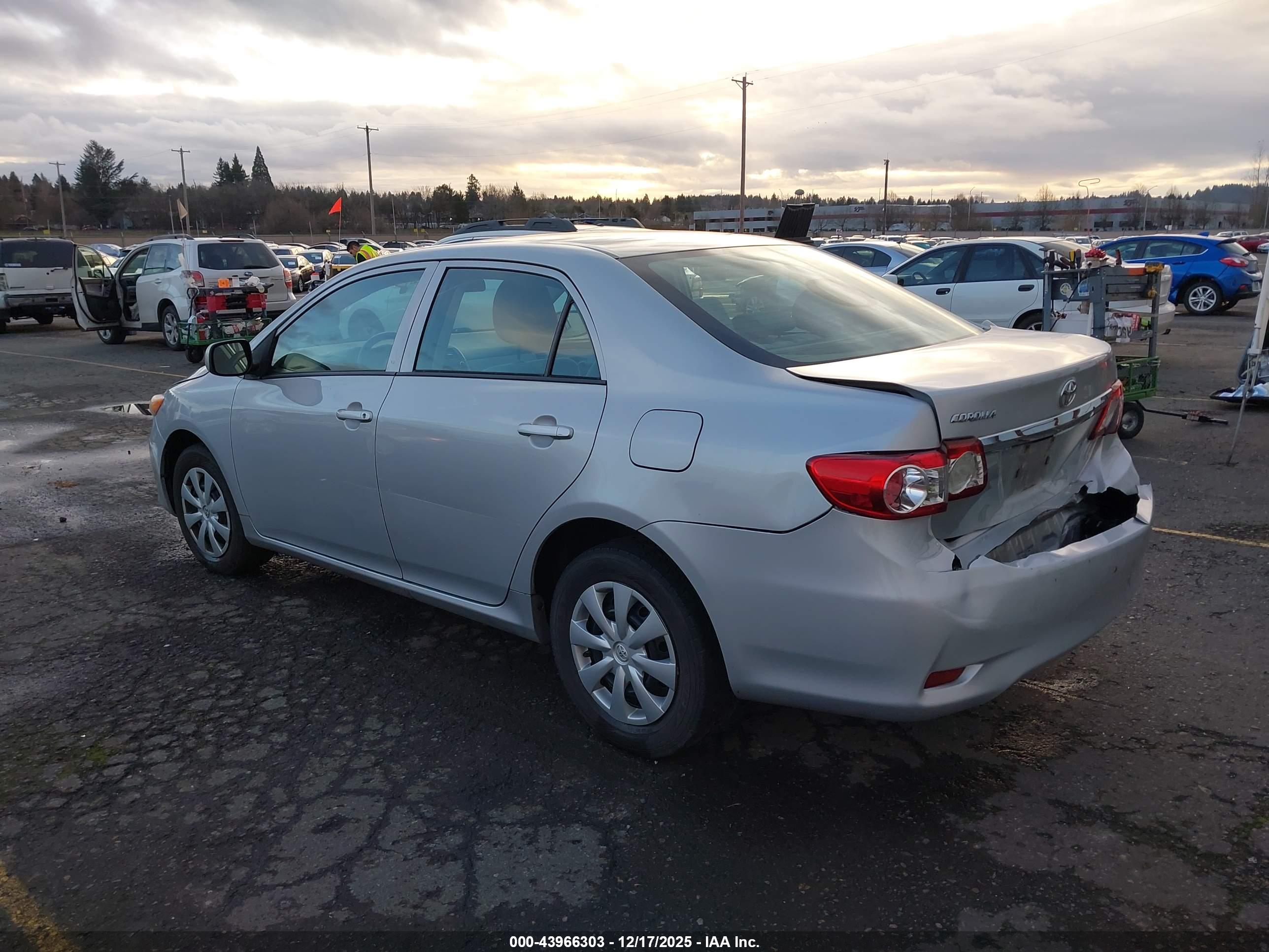 TOYOTA COROLLA image 3