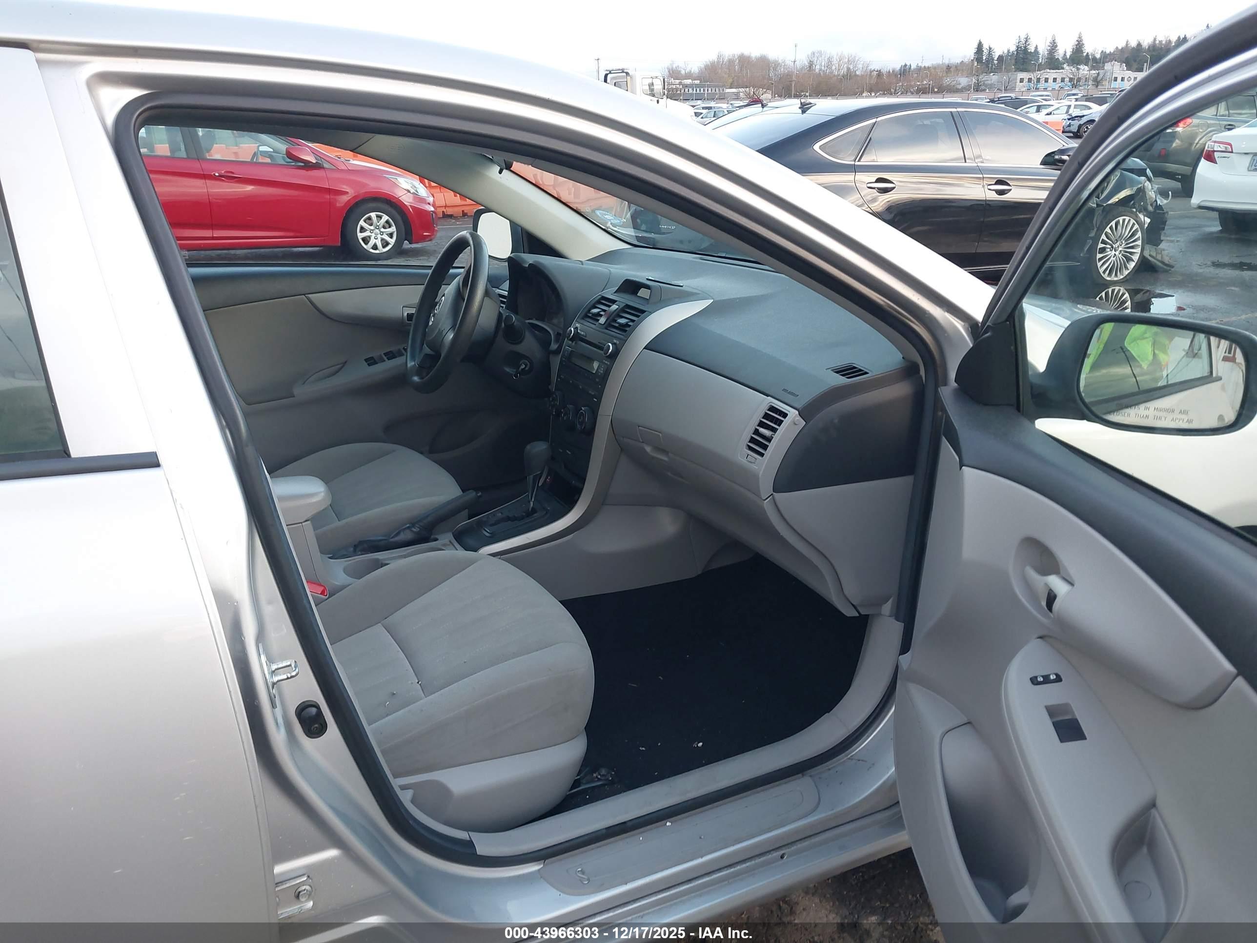 TOYOTA COROLLA image 5
