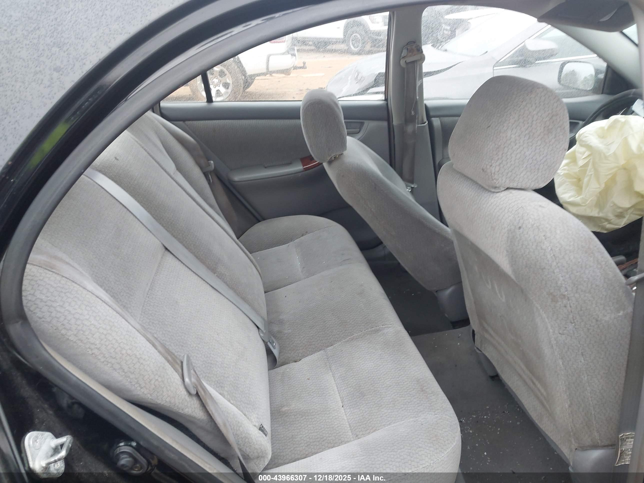 TOYOTA COROLLA image 8