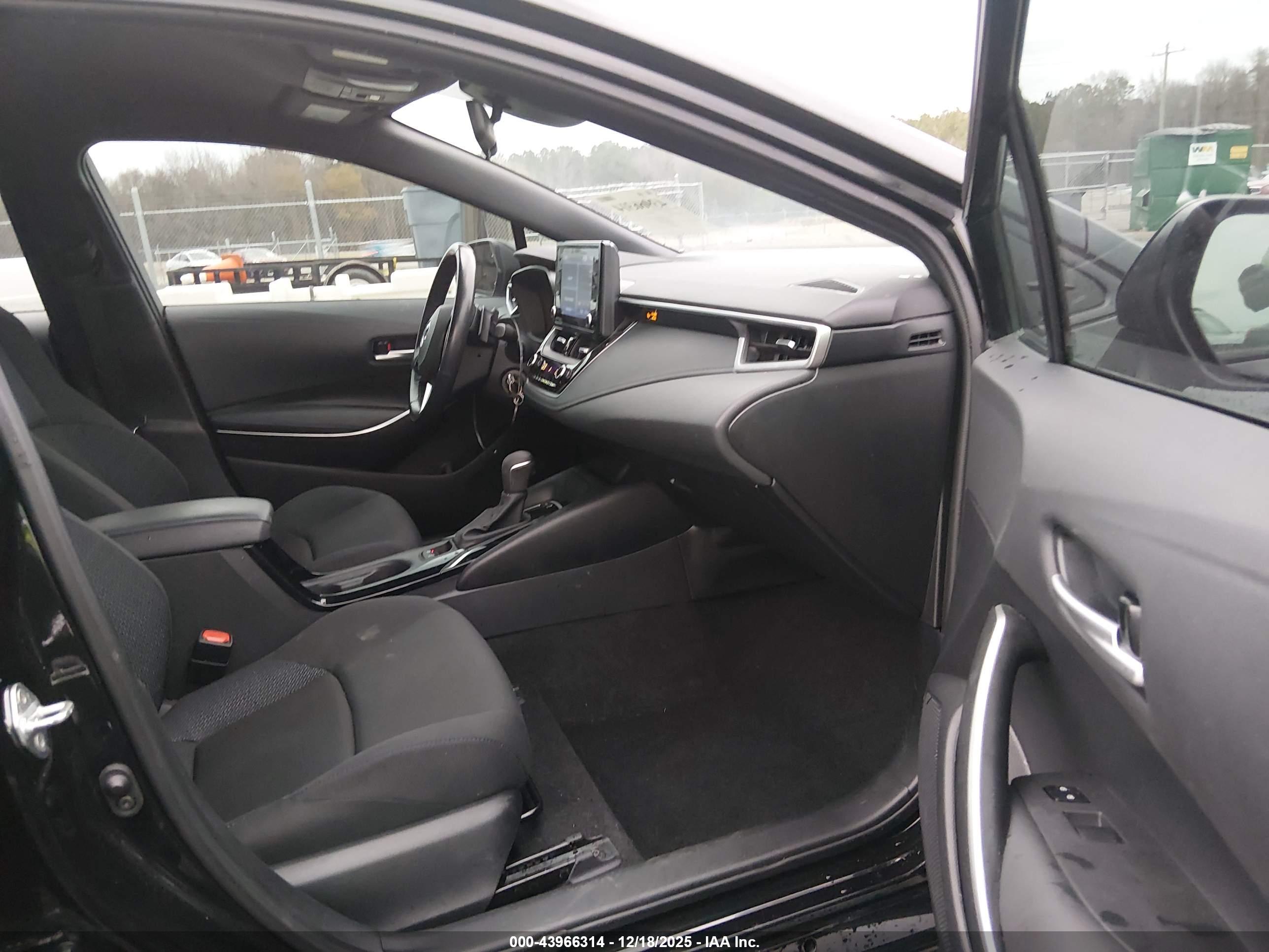TOYOTA COROLLA image 5