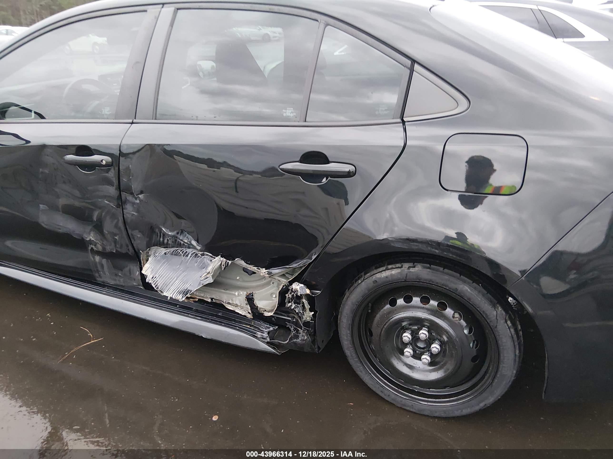 TOYOTA COROLLA image 6