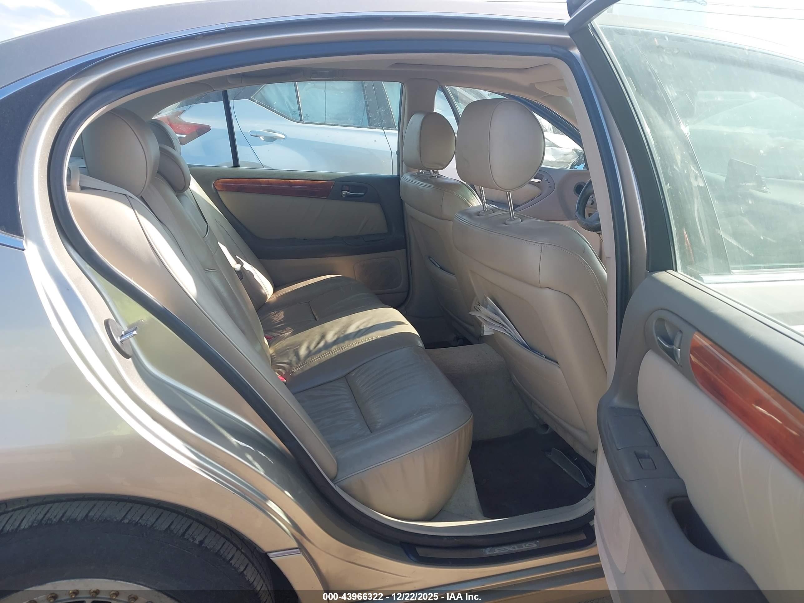 LEXUS GS image 8