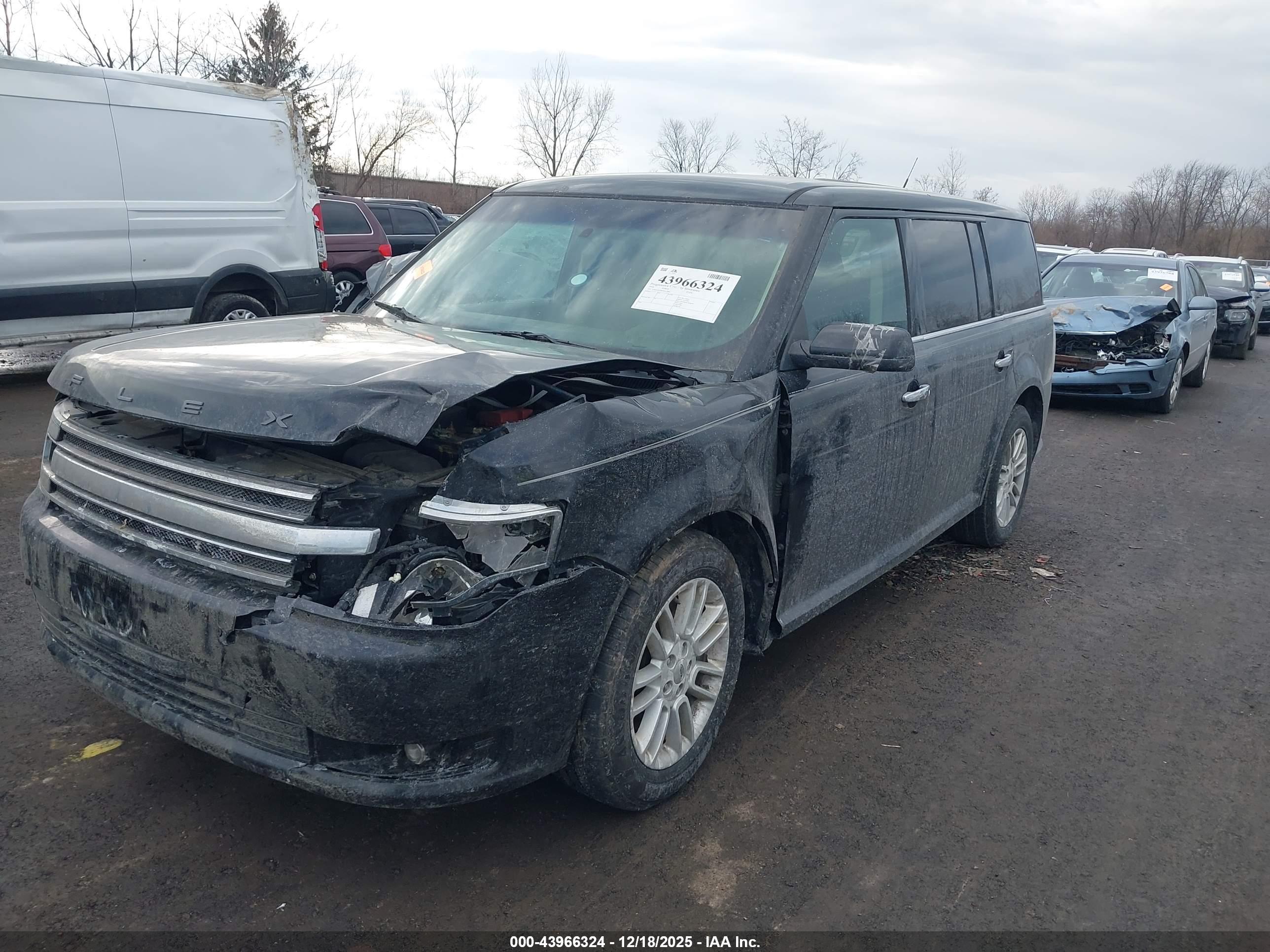 FORD FLEX image 2