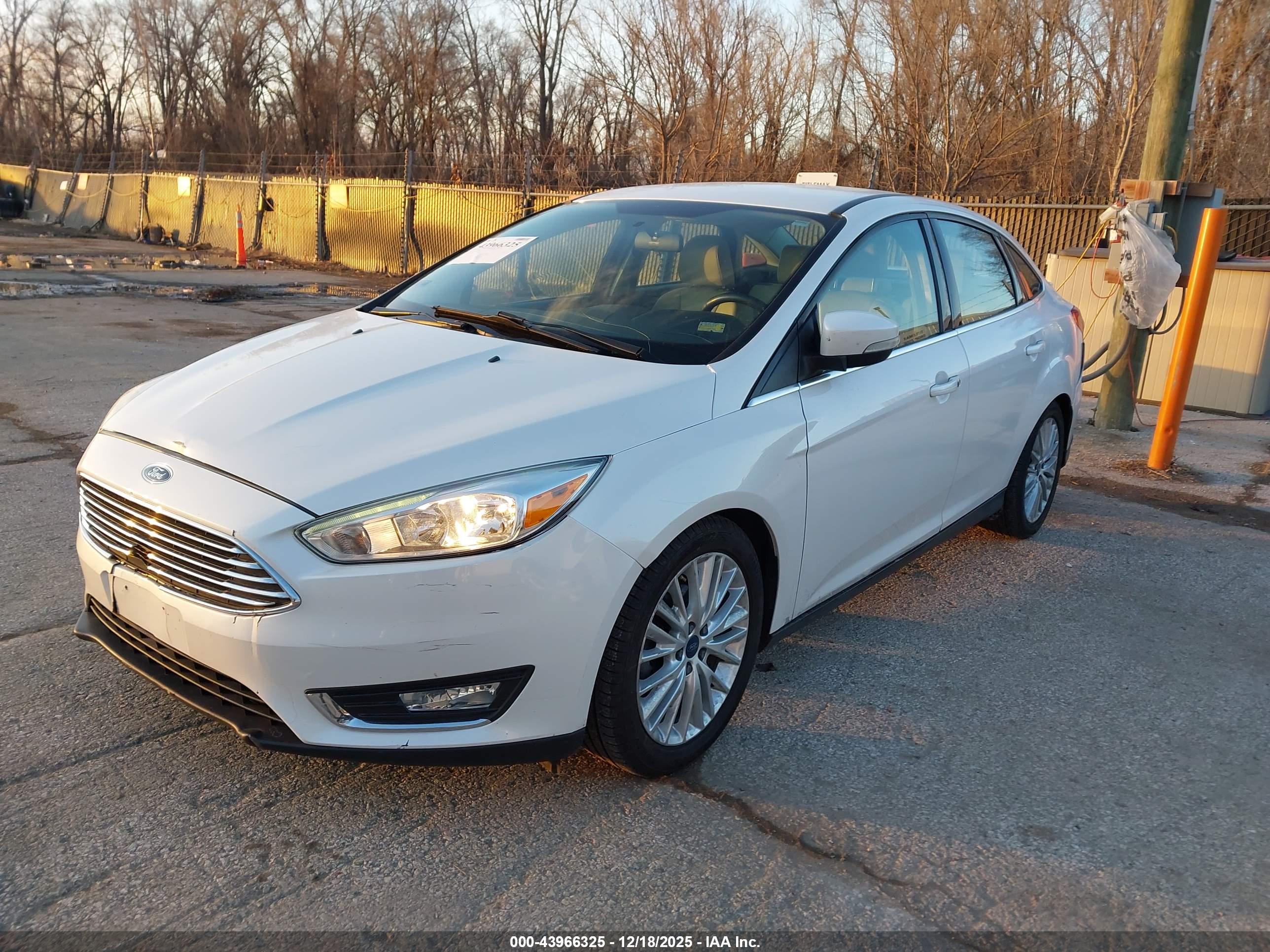 FORD FOCUS image 2