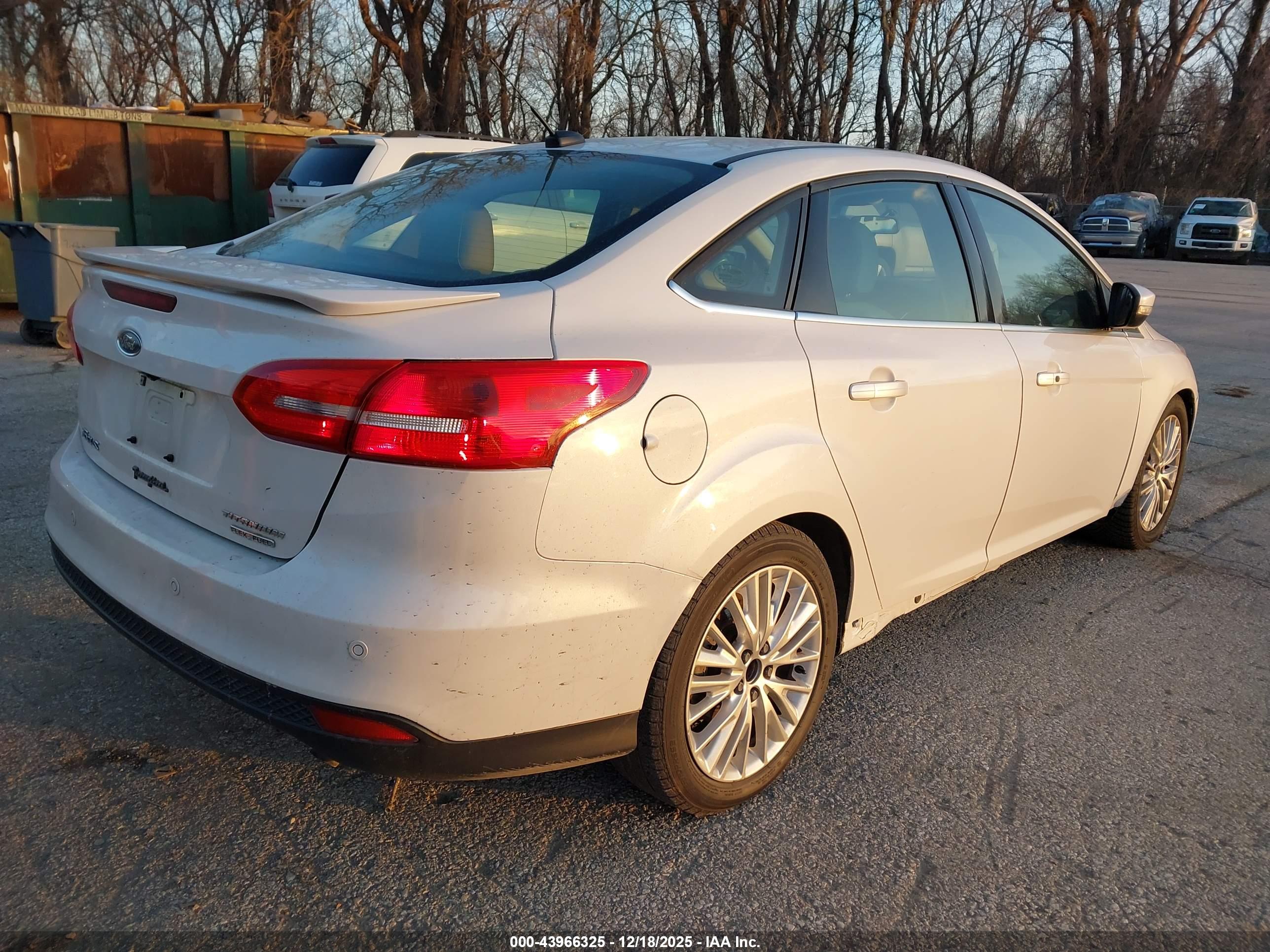 FORD FOCUS image 4