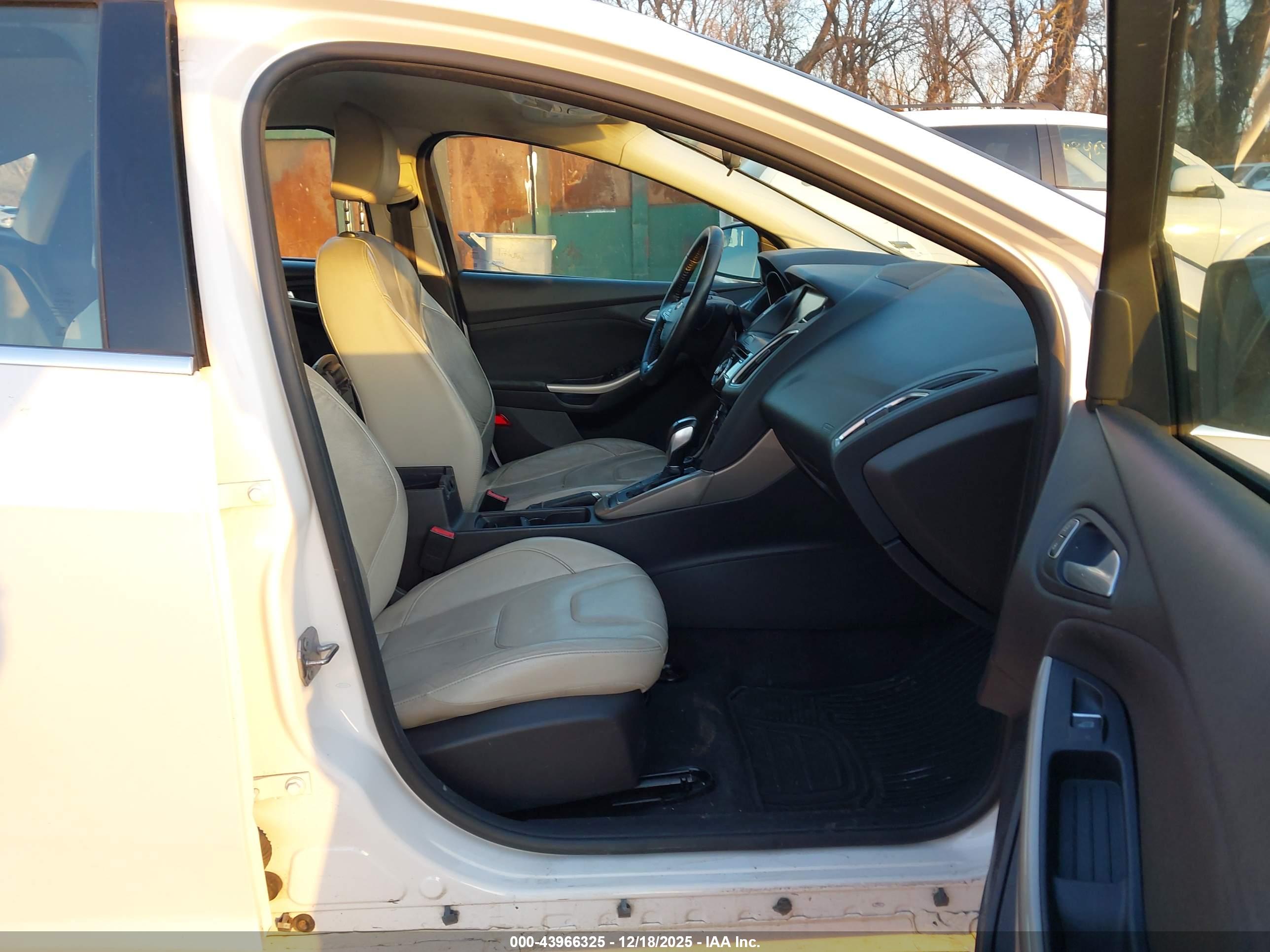 FORD FOCUS image 5