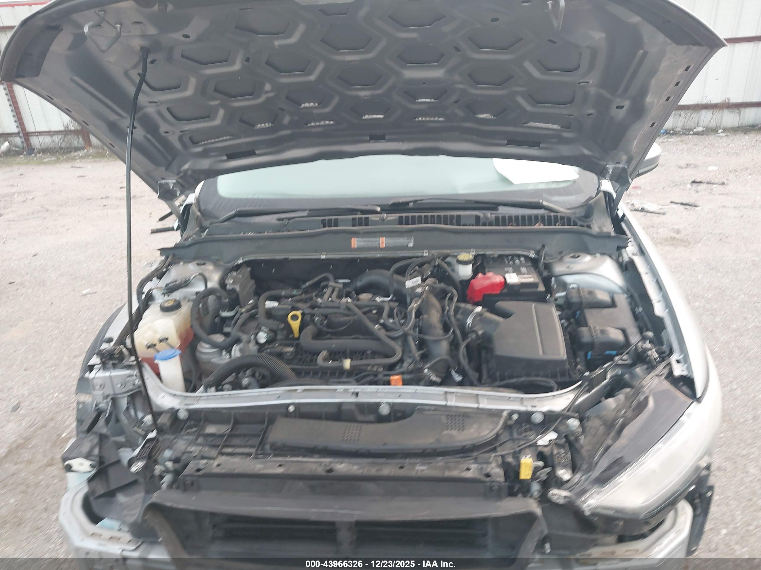 FORD FUSION image 10