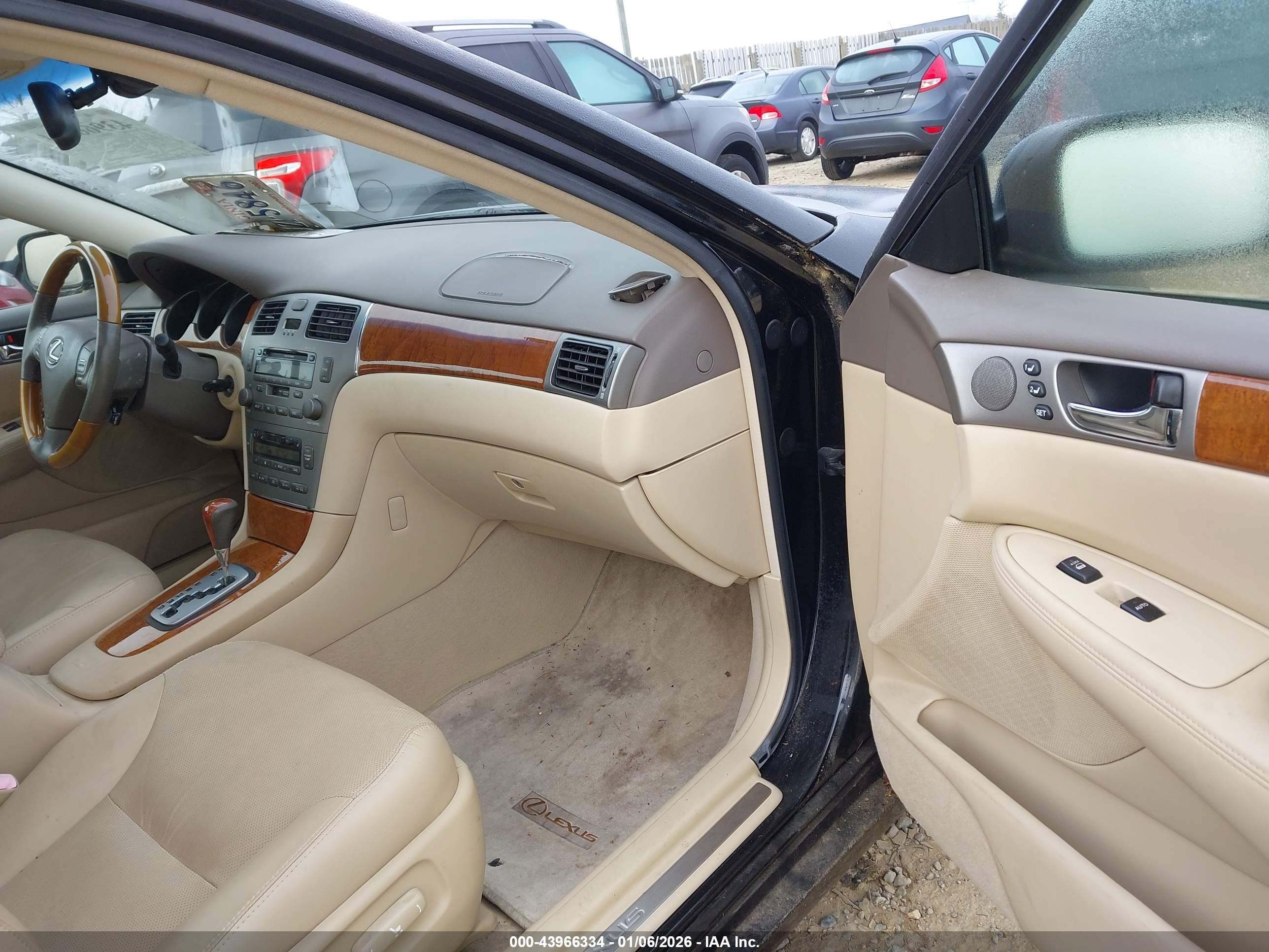 LEXUS ES image 5