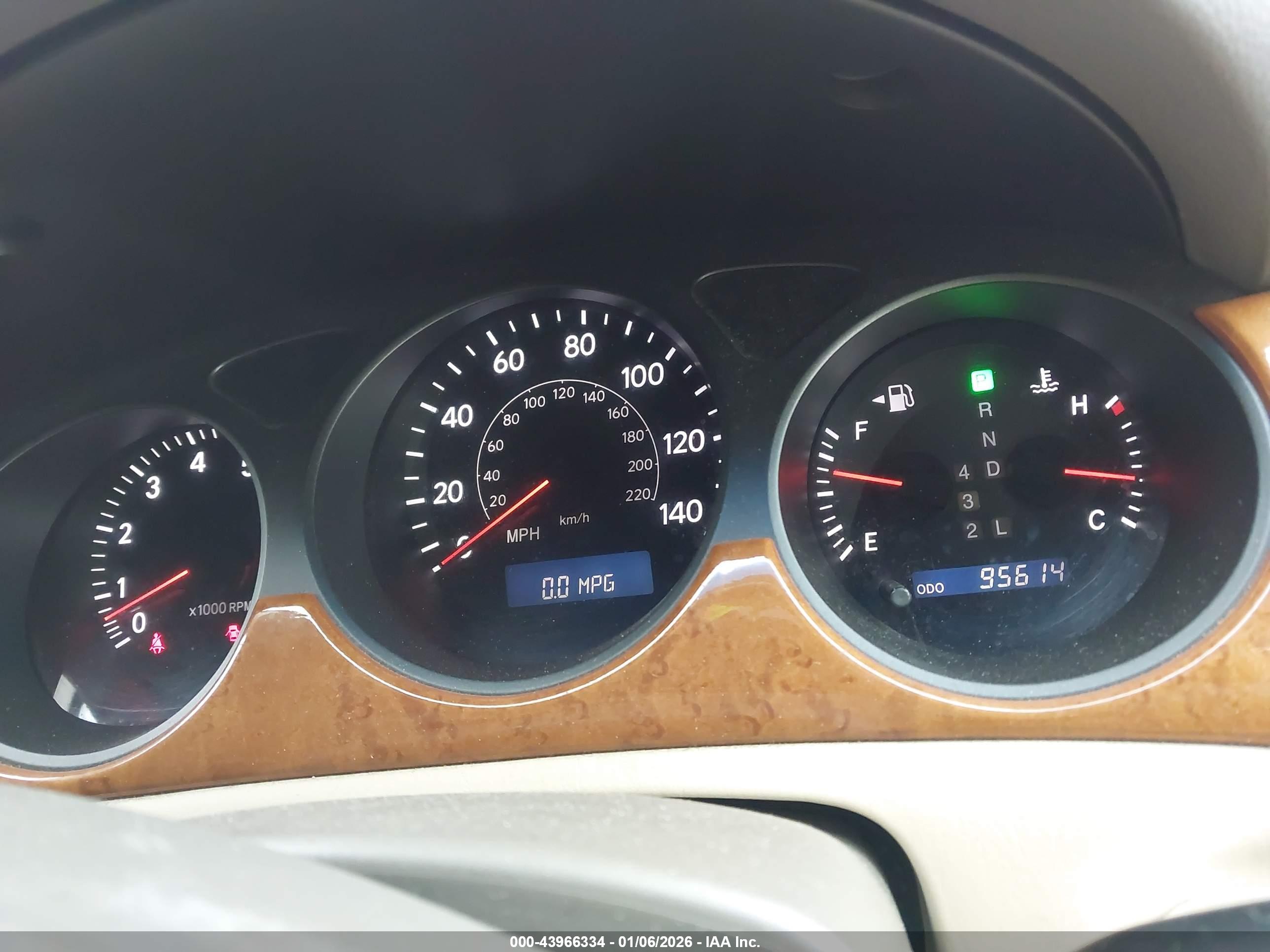 LEXUS ES image 7