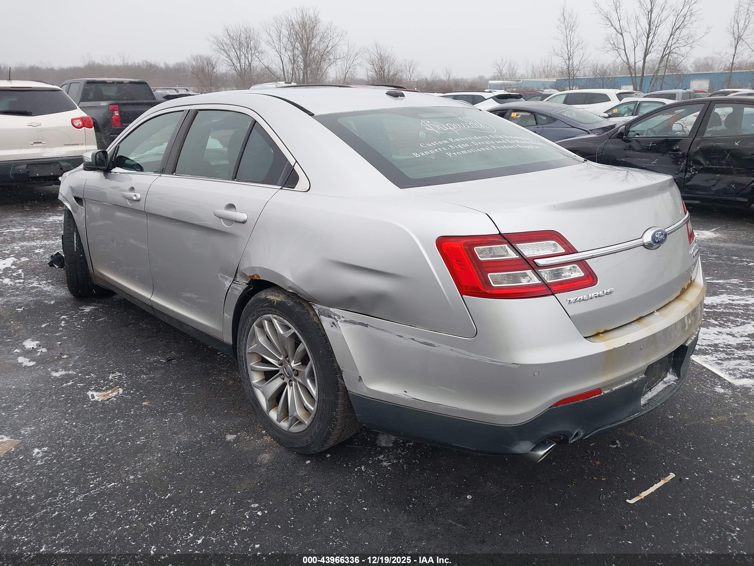 FORD TAURUS image 3