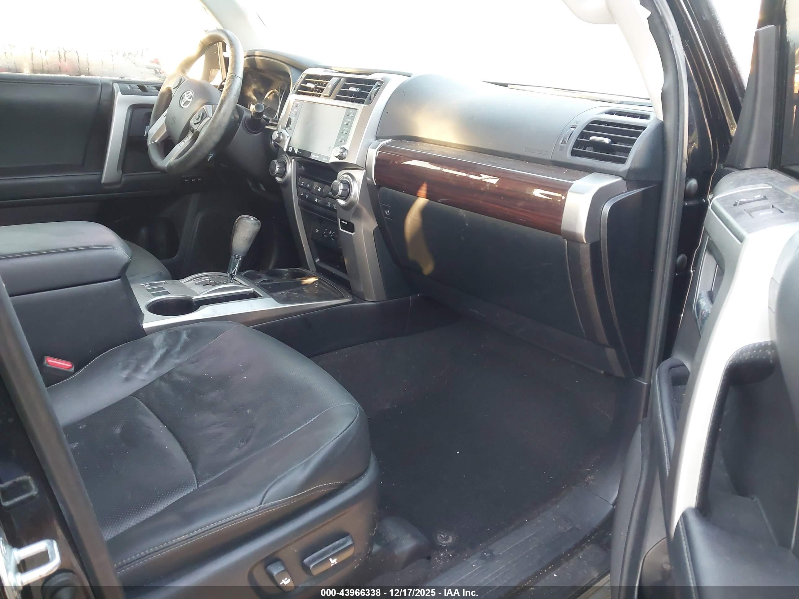 TOYOTA 4RUNNER image 5