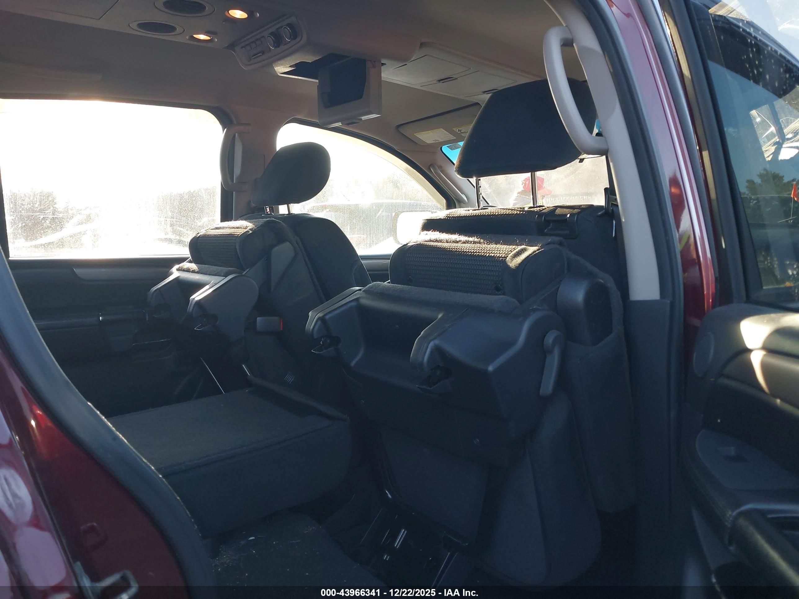 NISSAN ARMADA image 8