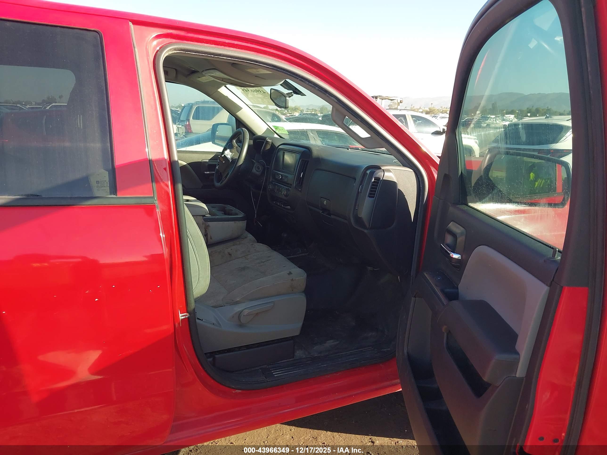 CHEVROLET SILVERADO image 5