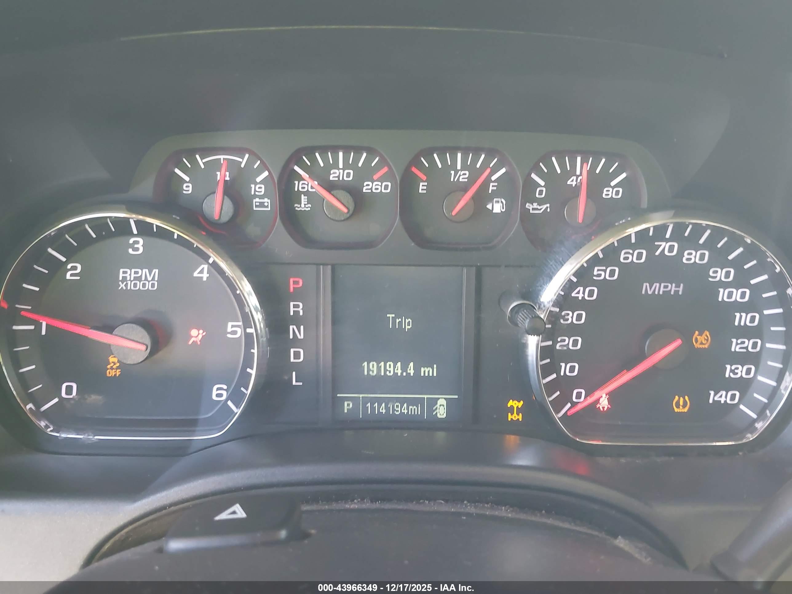 CHEVROLET SILVERADO image 7