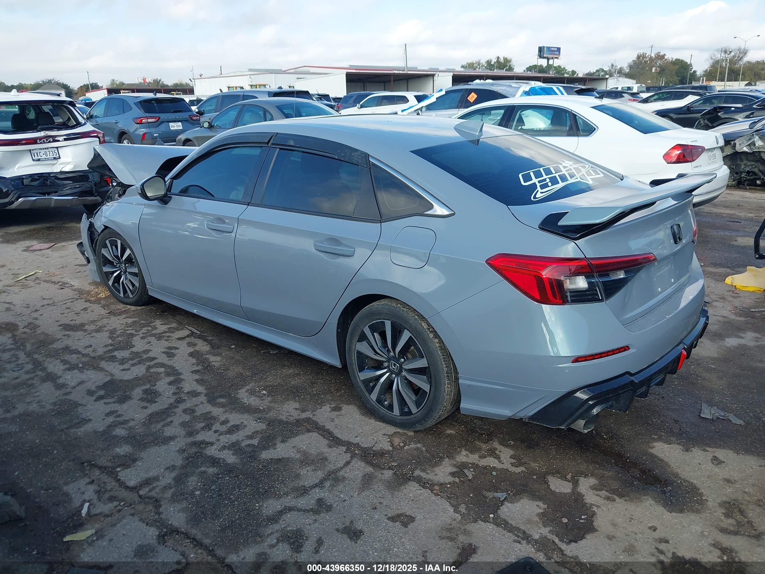 HONDA CIVIC image 3