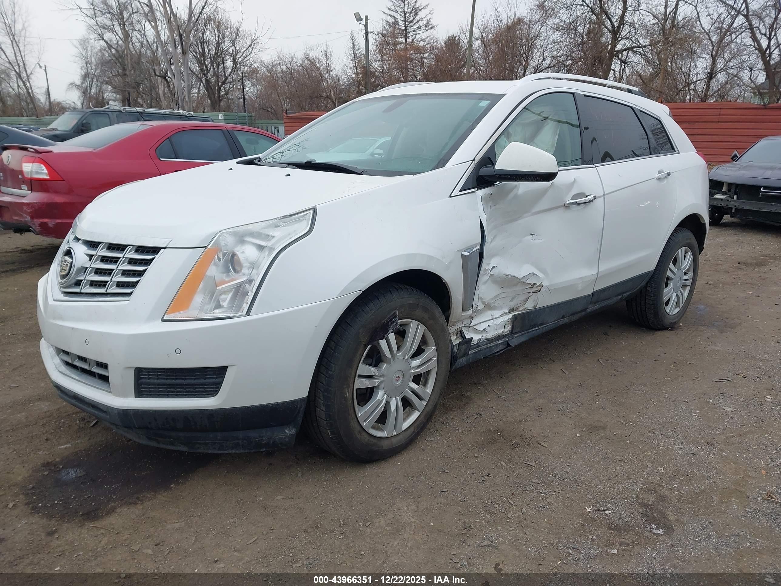 CADILLAC SRX image 2
