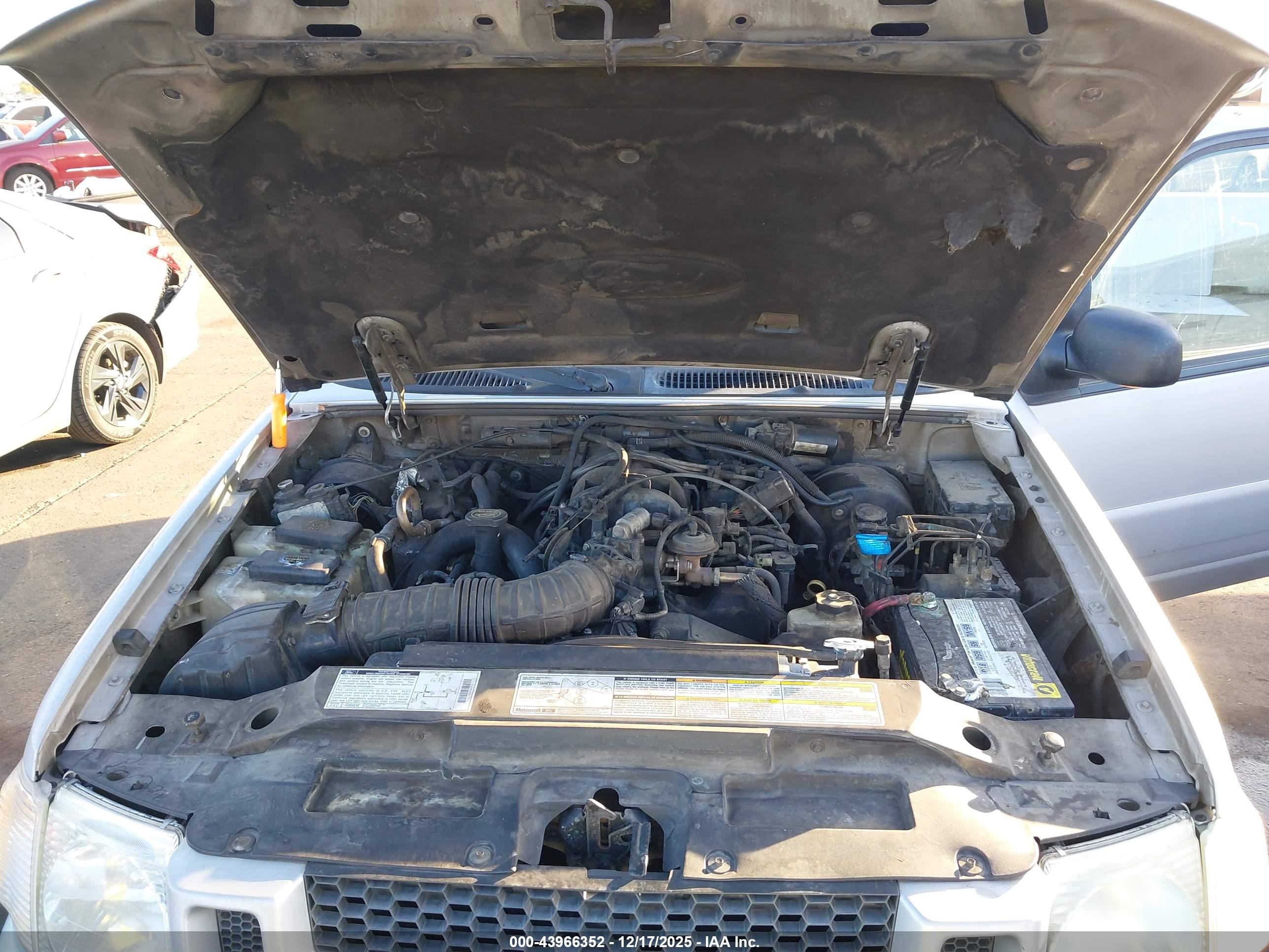 FORD EXPLORER image 10