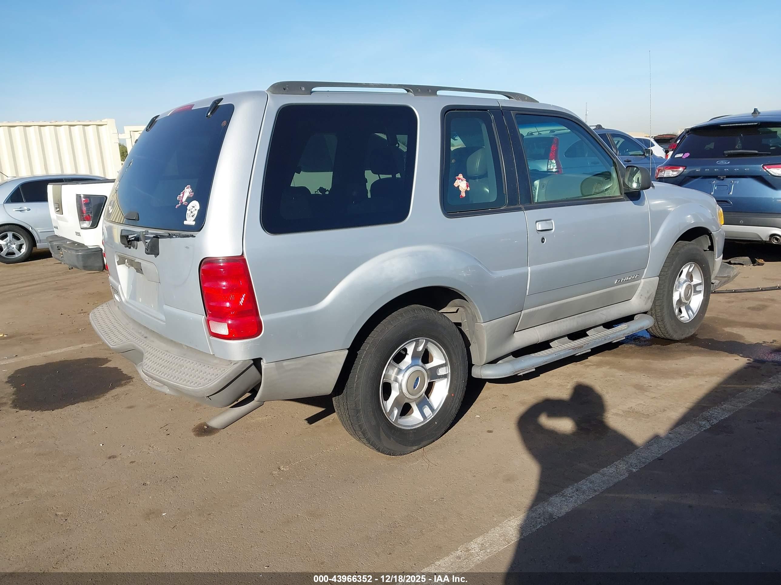FORD EXPLORER image 4