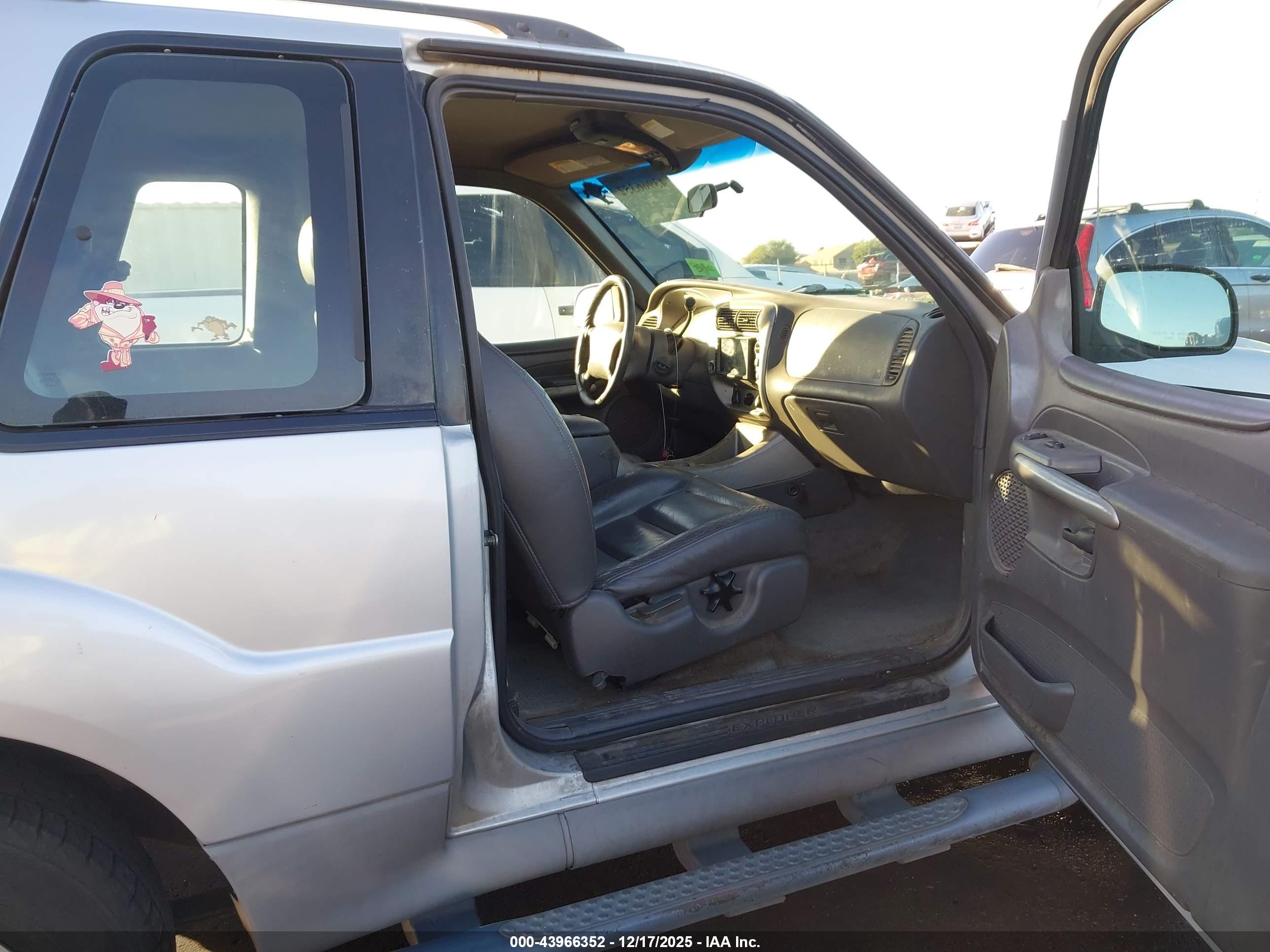 FORD EXPLORER image 5