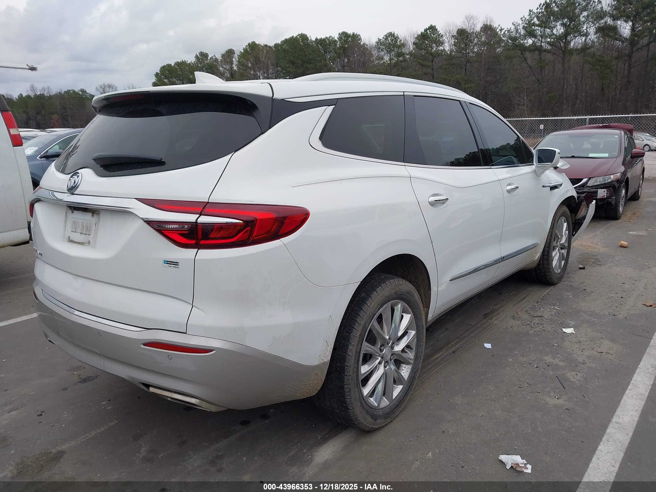 BUICK ENCLAVE image 4