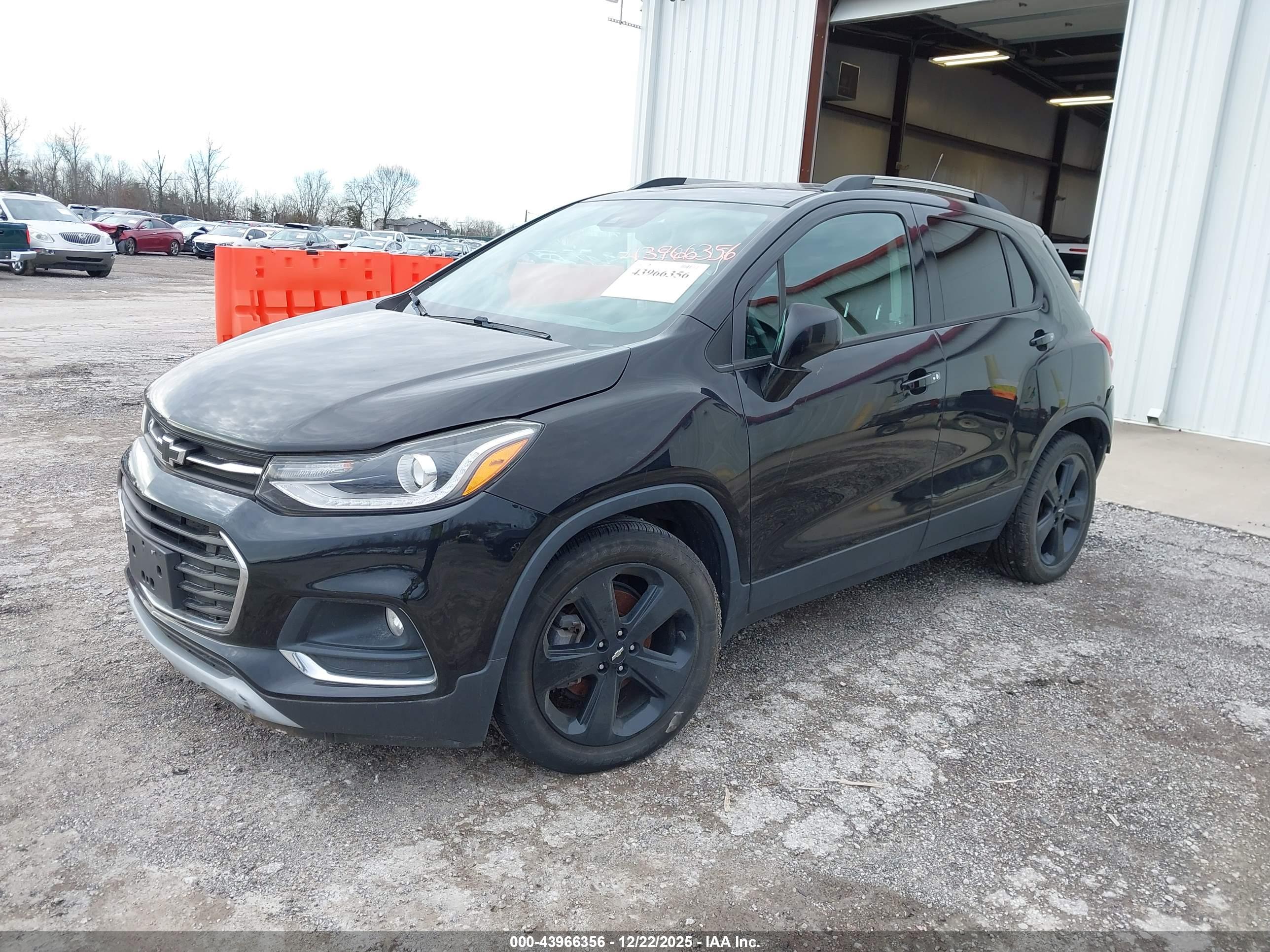 CHEVROLET TRAX image 2
