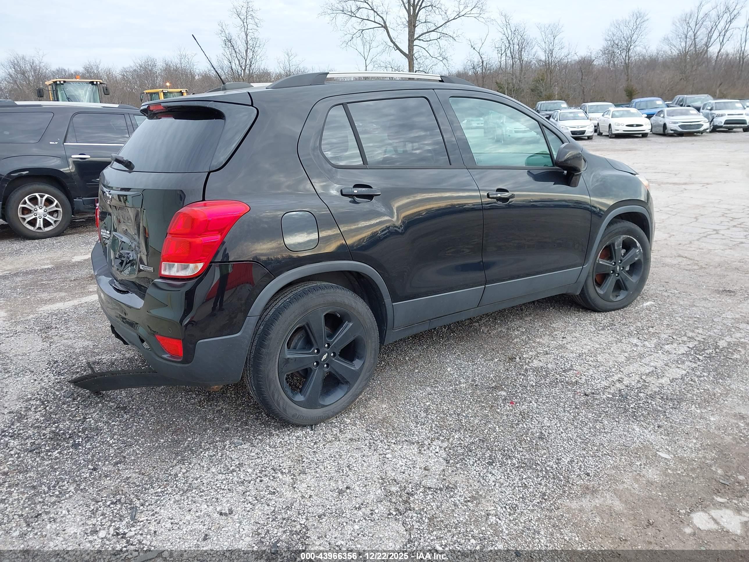 CHEVROLET TRAX image 4
