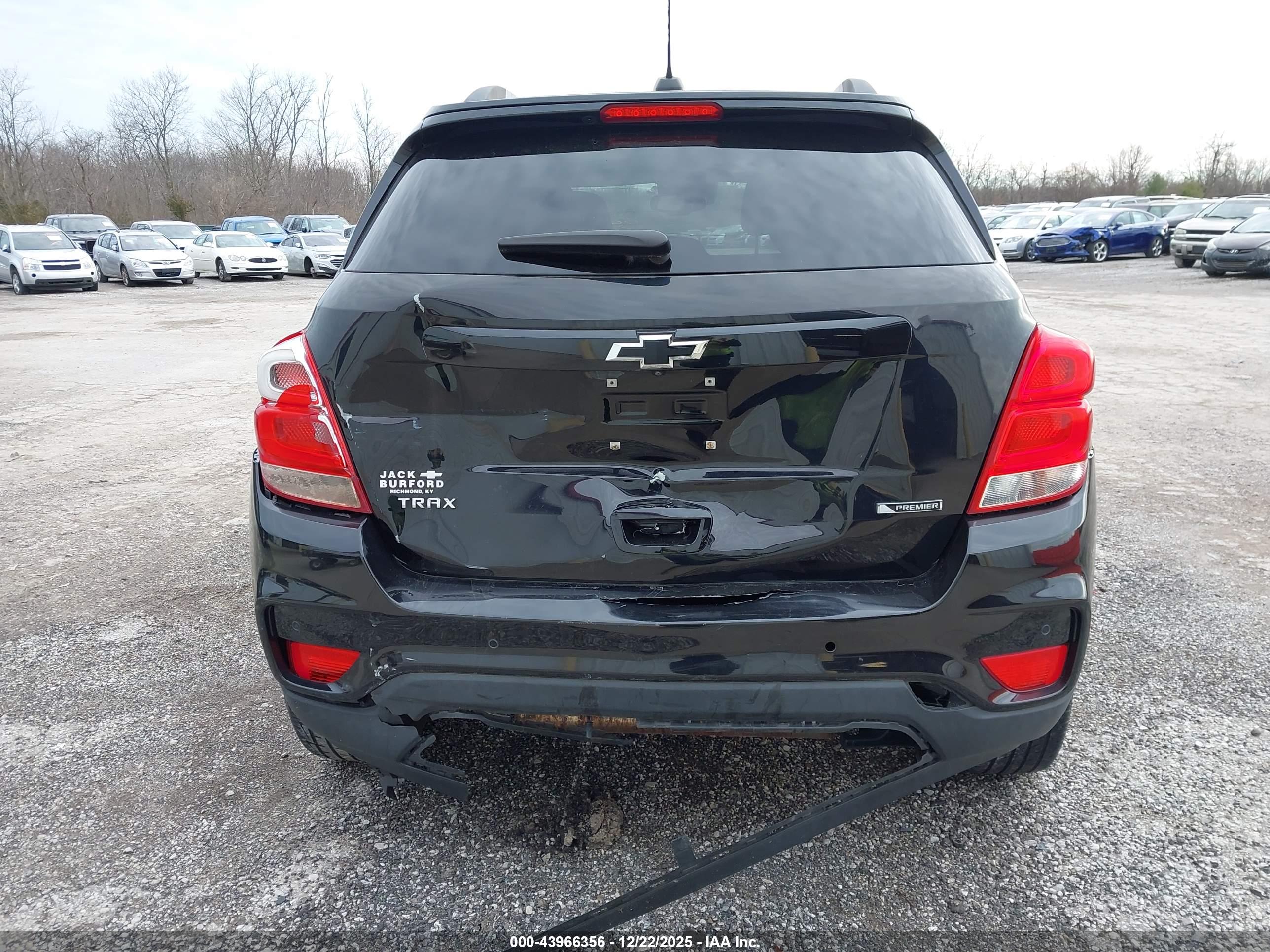 CHEVROLET TRAX image 6
