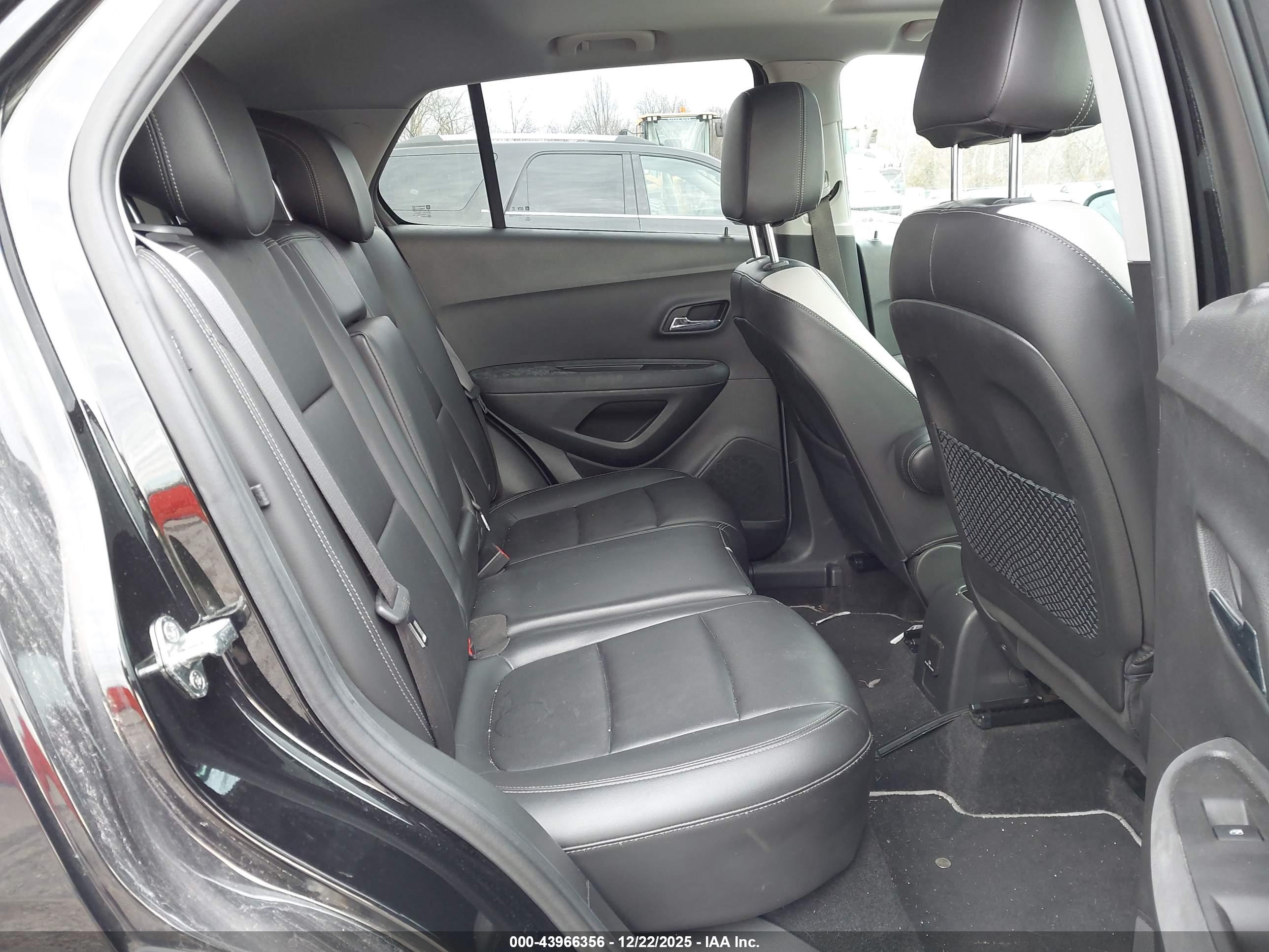 CHEVROLET TRAX image 8