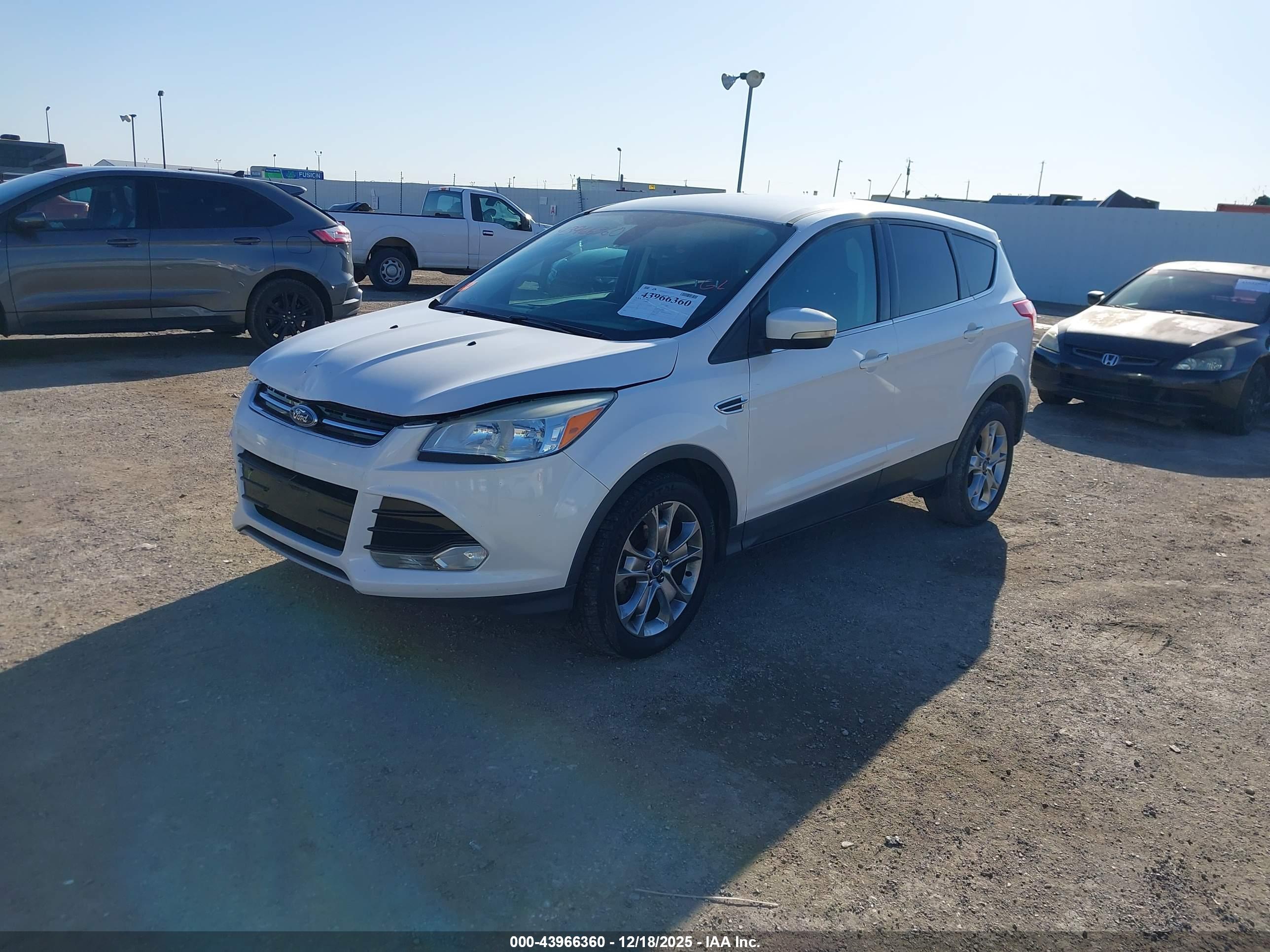 FORD ESCAPE image 2