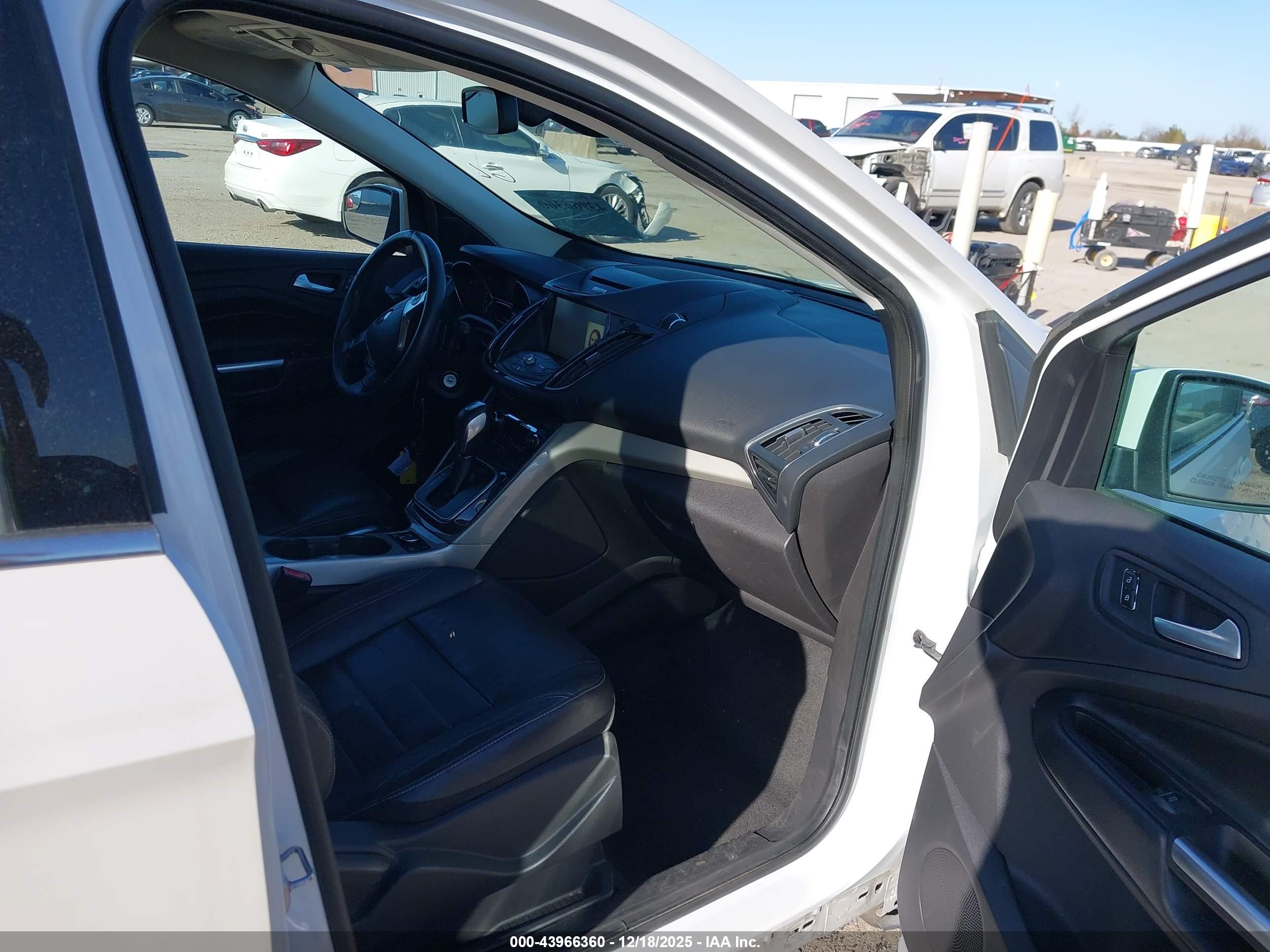 FORD ESCAPE image 5