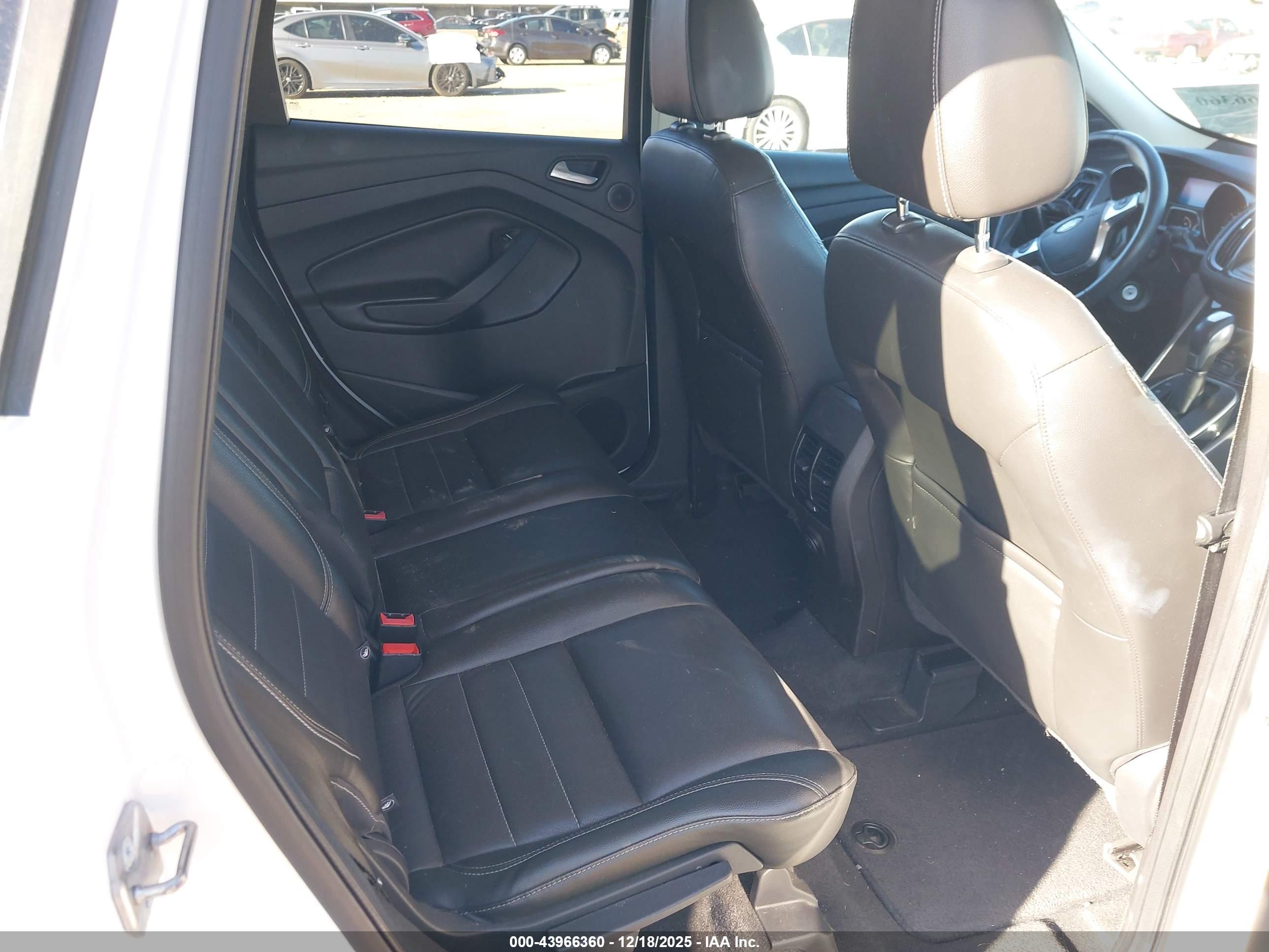 FORD ESCAPE image 8