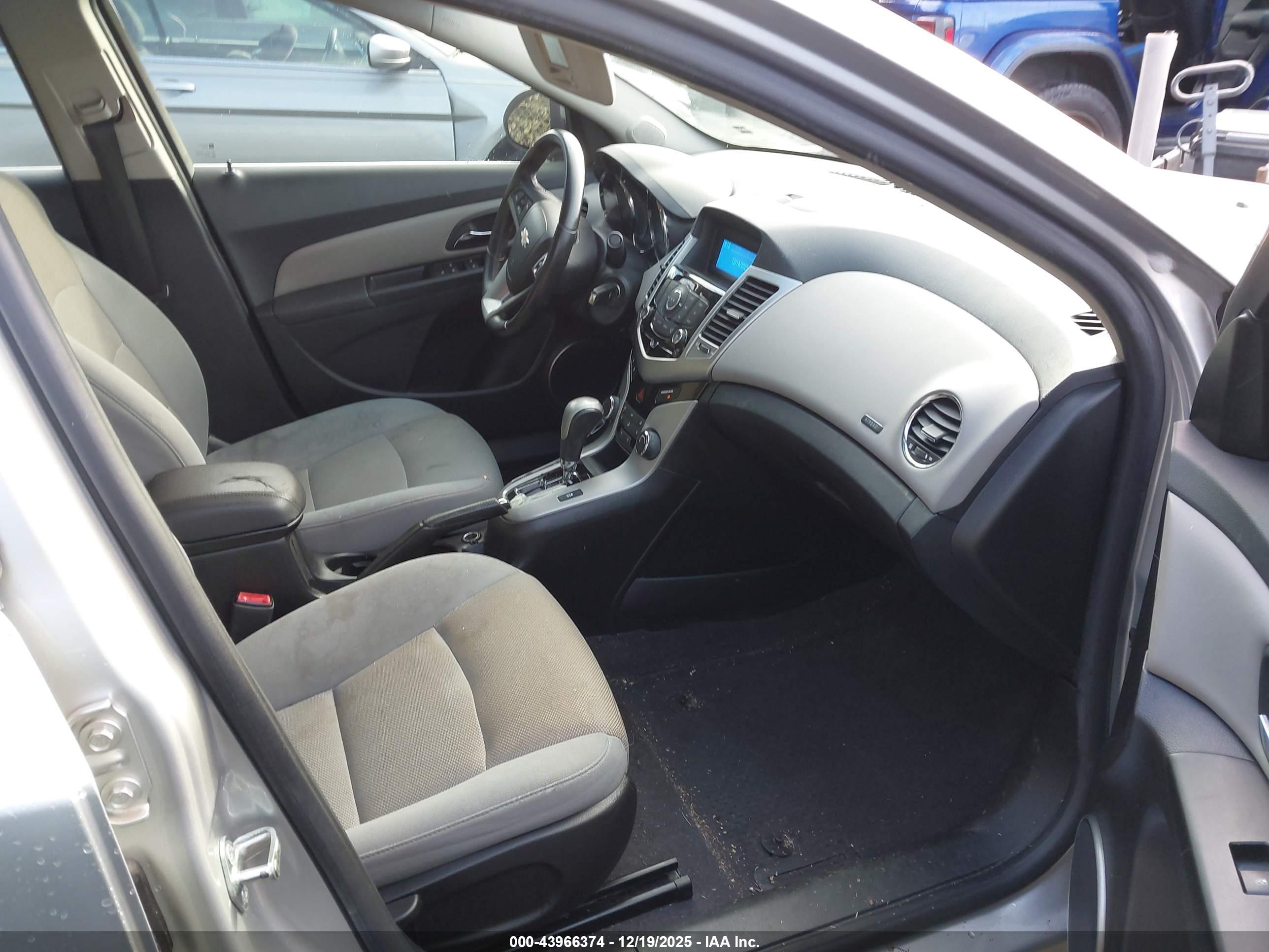 CHEVROLET CRUZE image 5