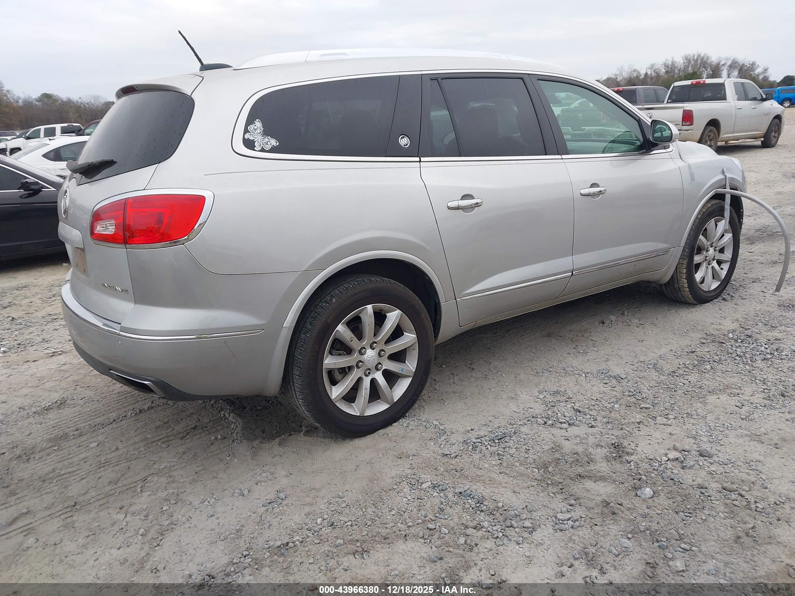 BUICK ENCLAVE image 4
