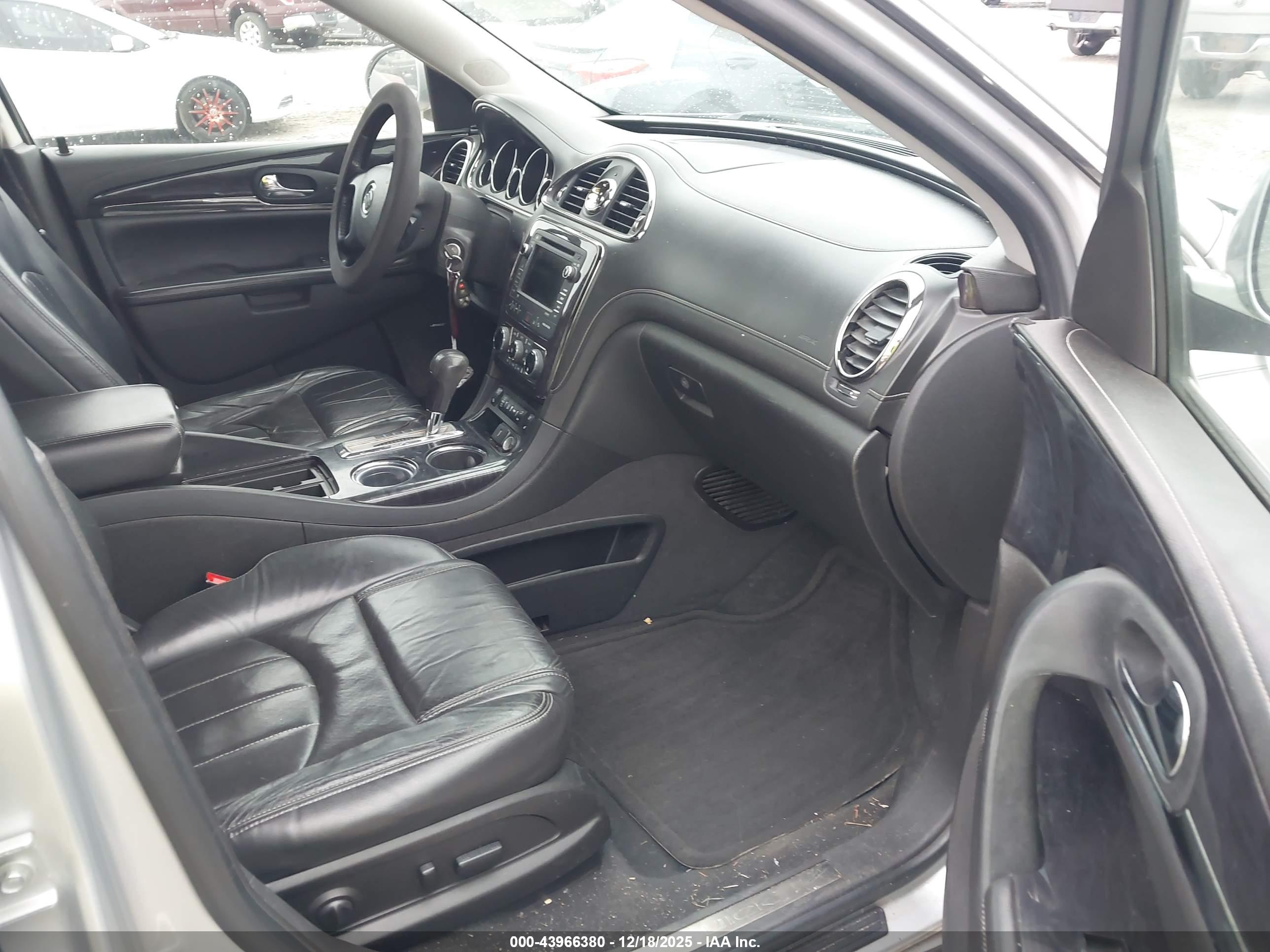 BUICK ENCLAVE image 5
