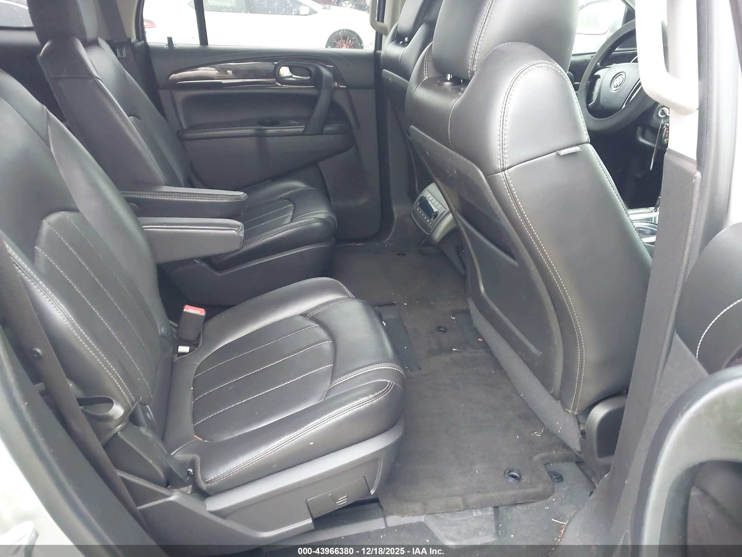 BUICK ENCLAVE image 8