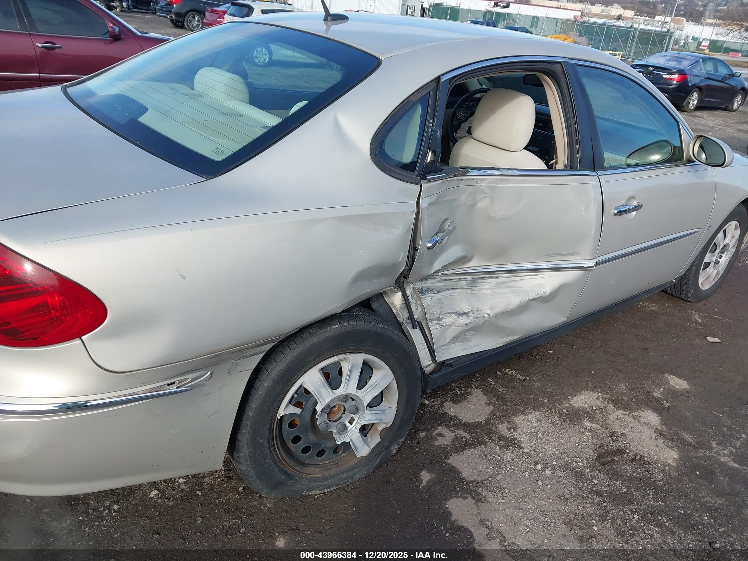 BUICK LACROSSE image 6