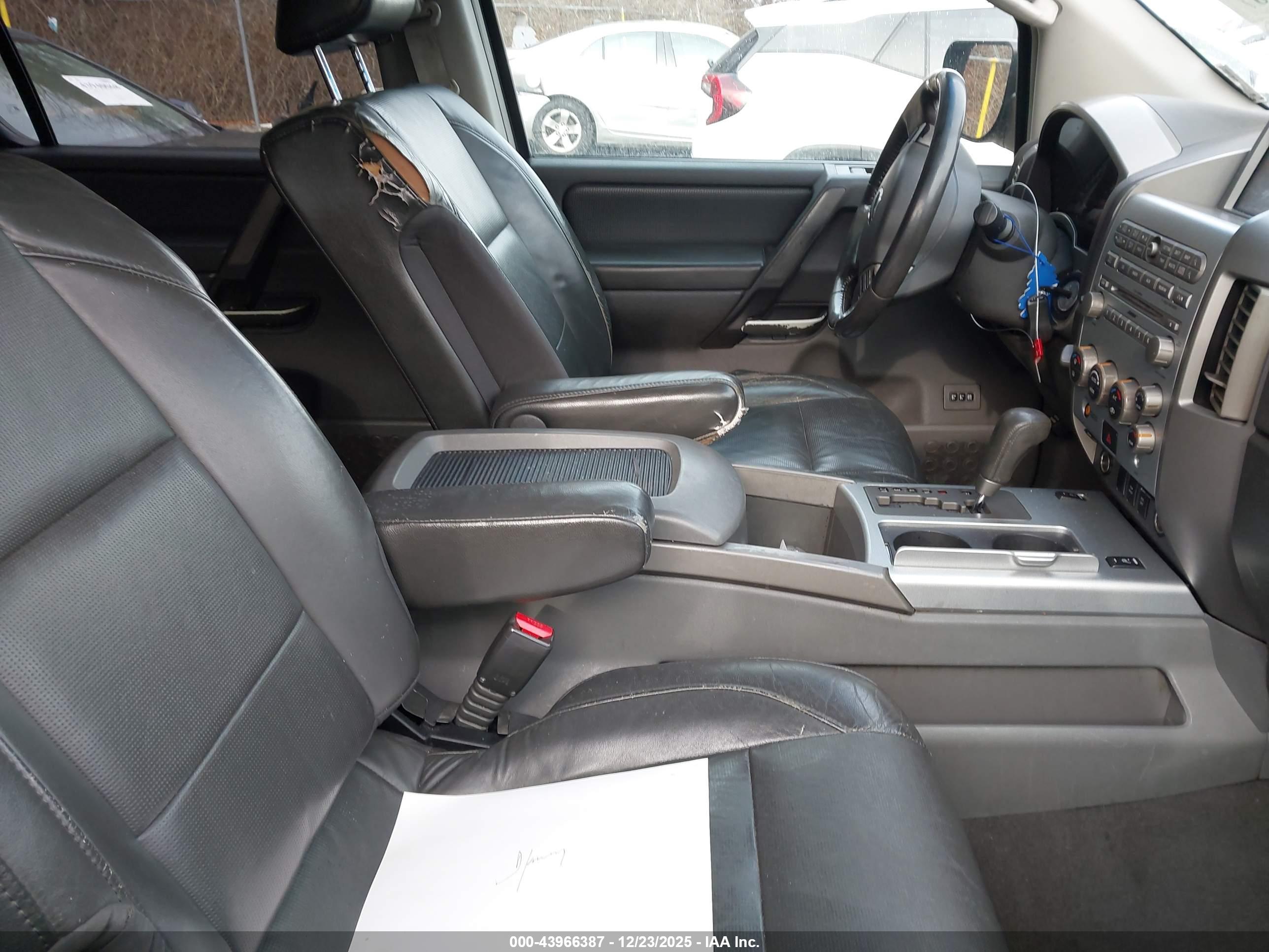 NISSAN ARMADA image 5