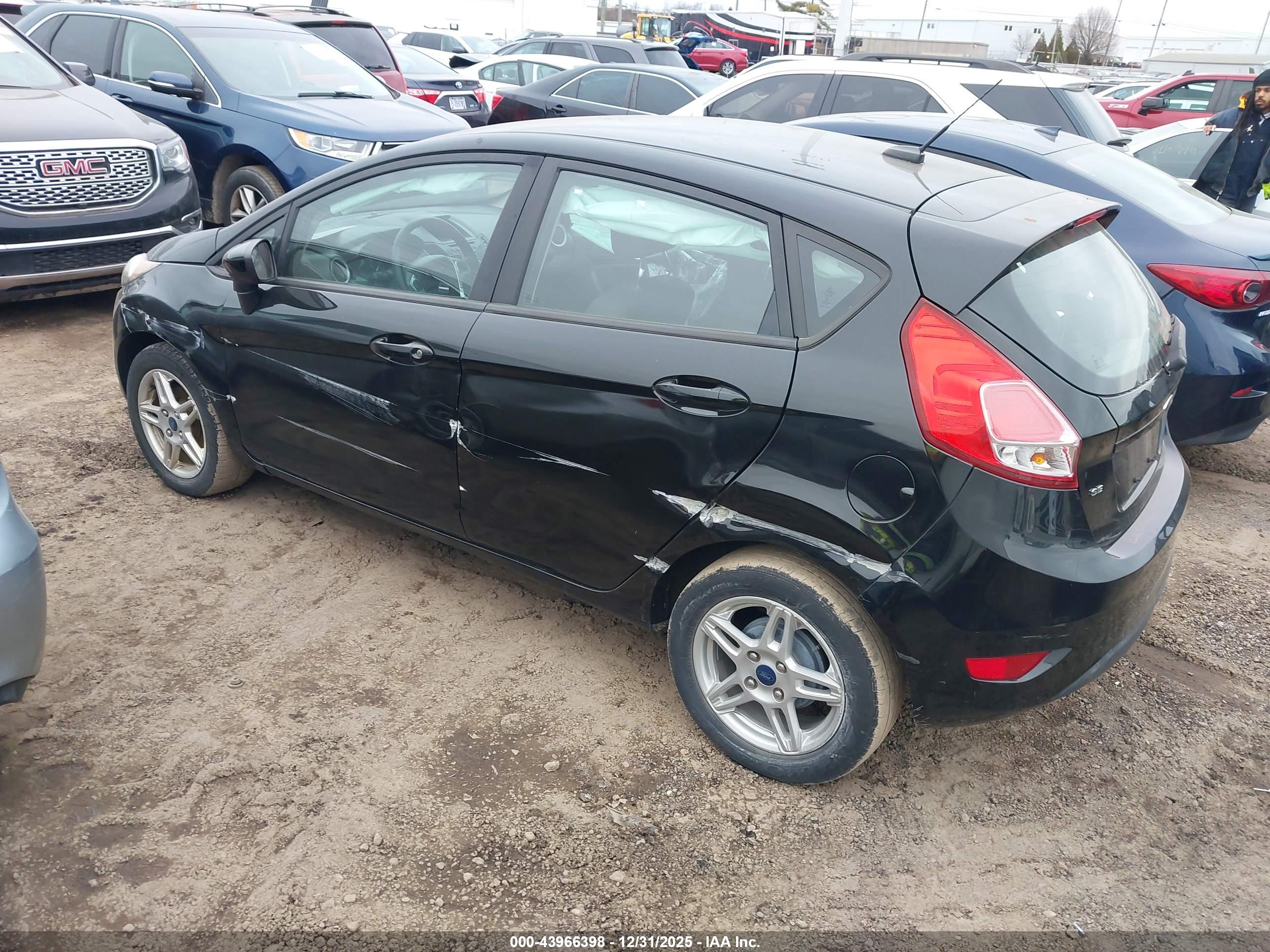 FORD FIESTA image 3