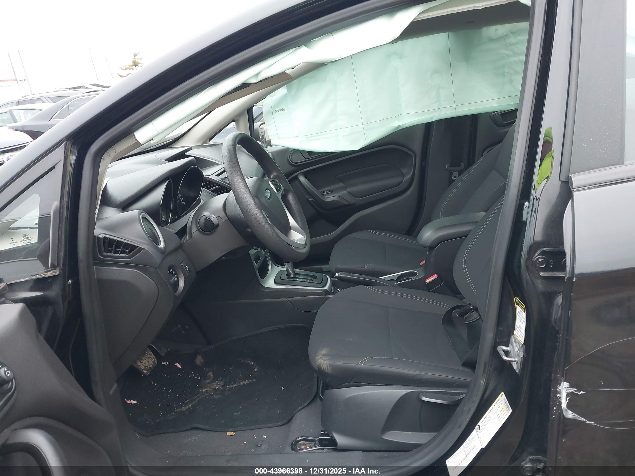 FORD FIESTA image 5