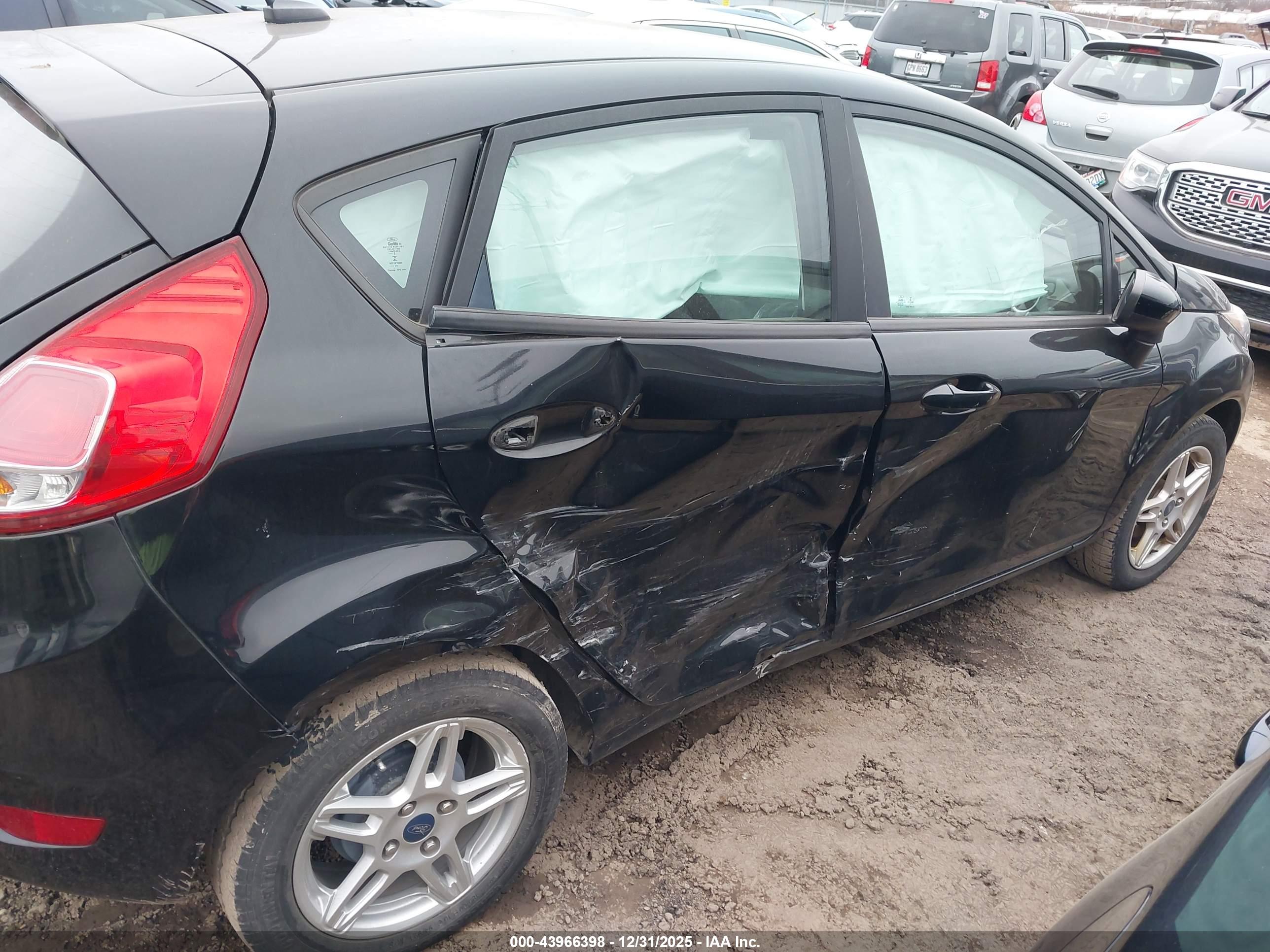 FORD FIESTA image 6