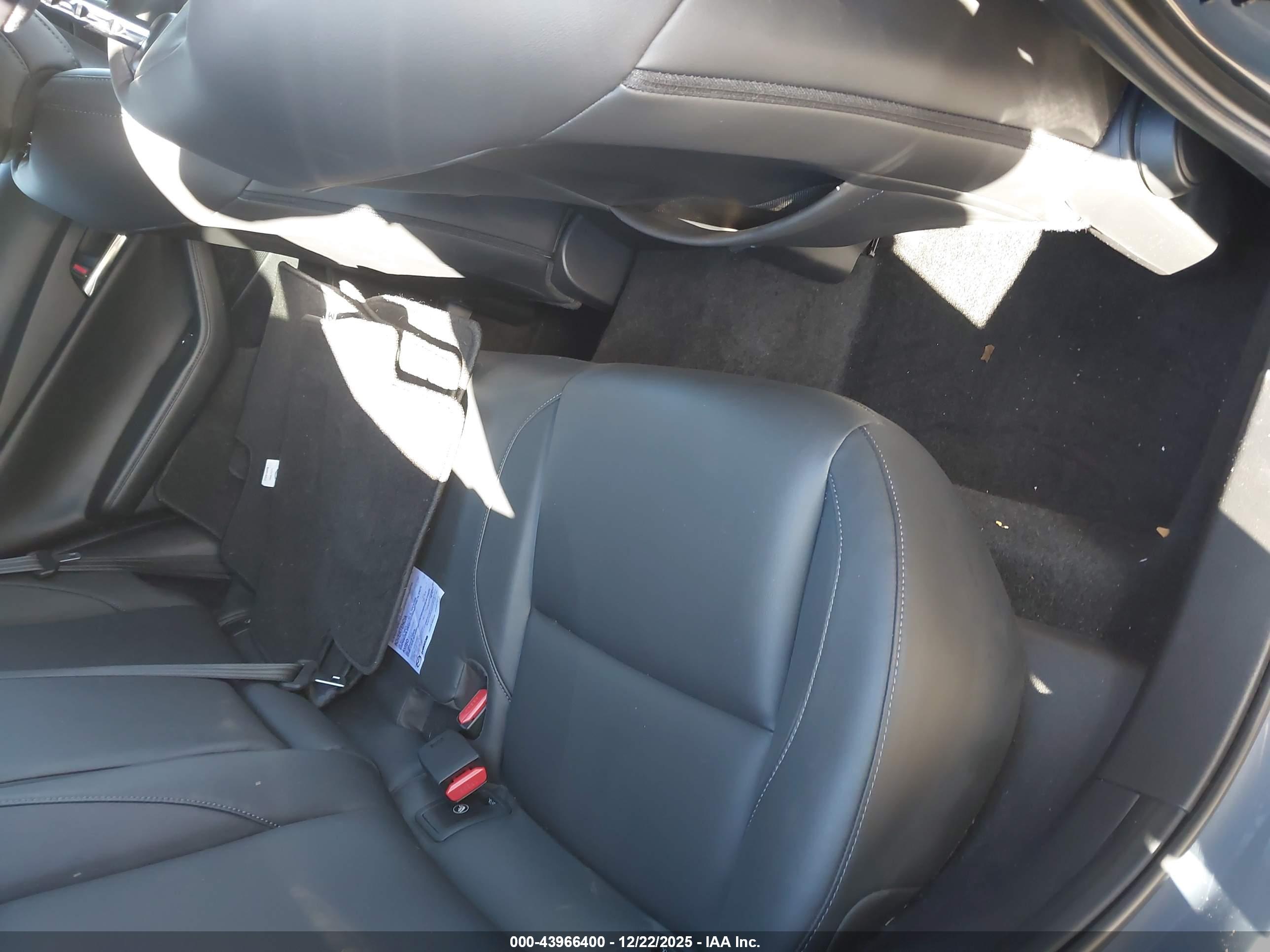 MAZDA CX-30 image 8