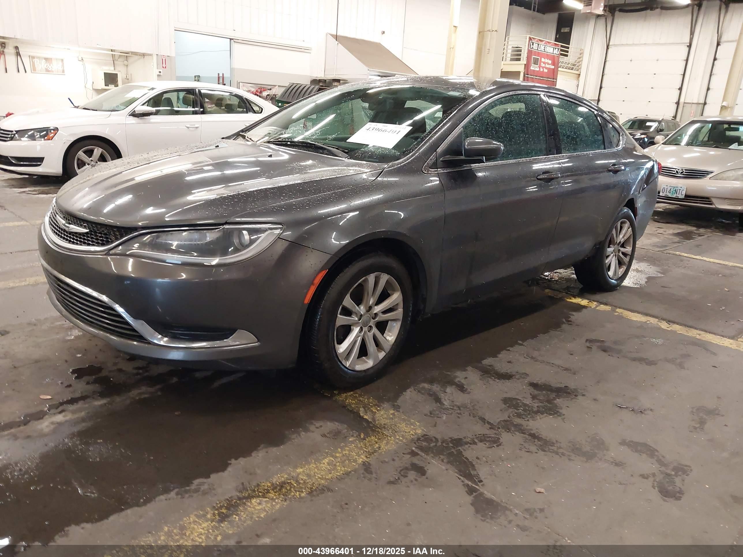 CHRYSLER 200 image 2