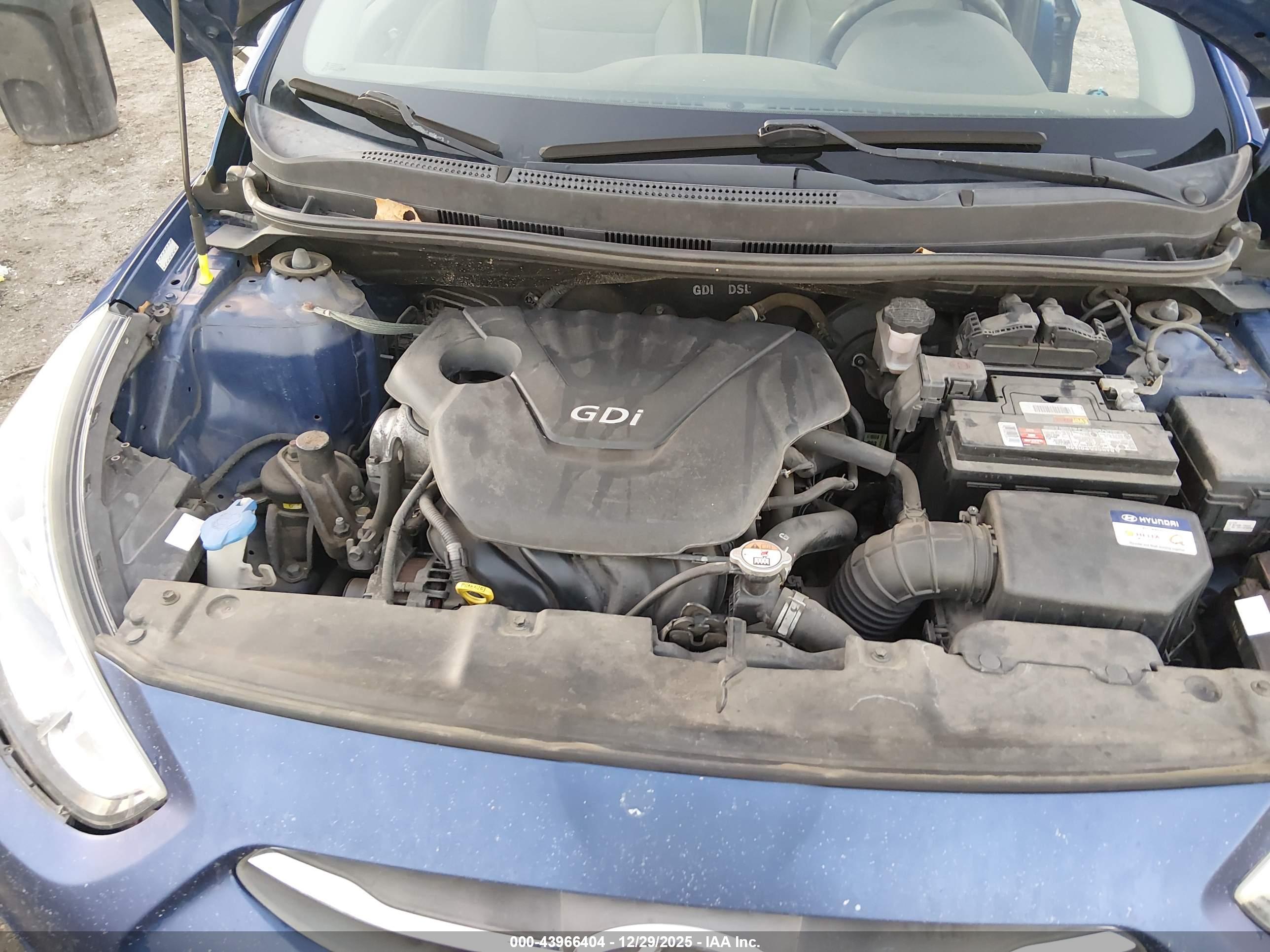 HYUNDAI ACCENT image 10