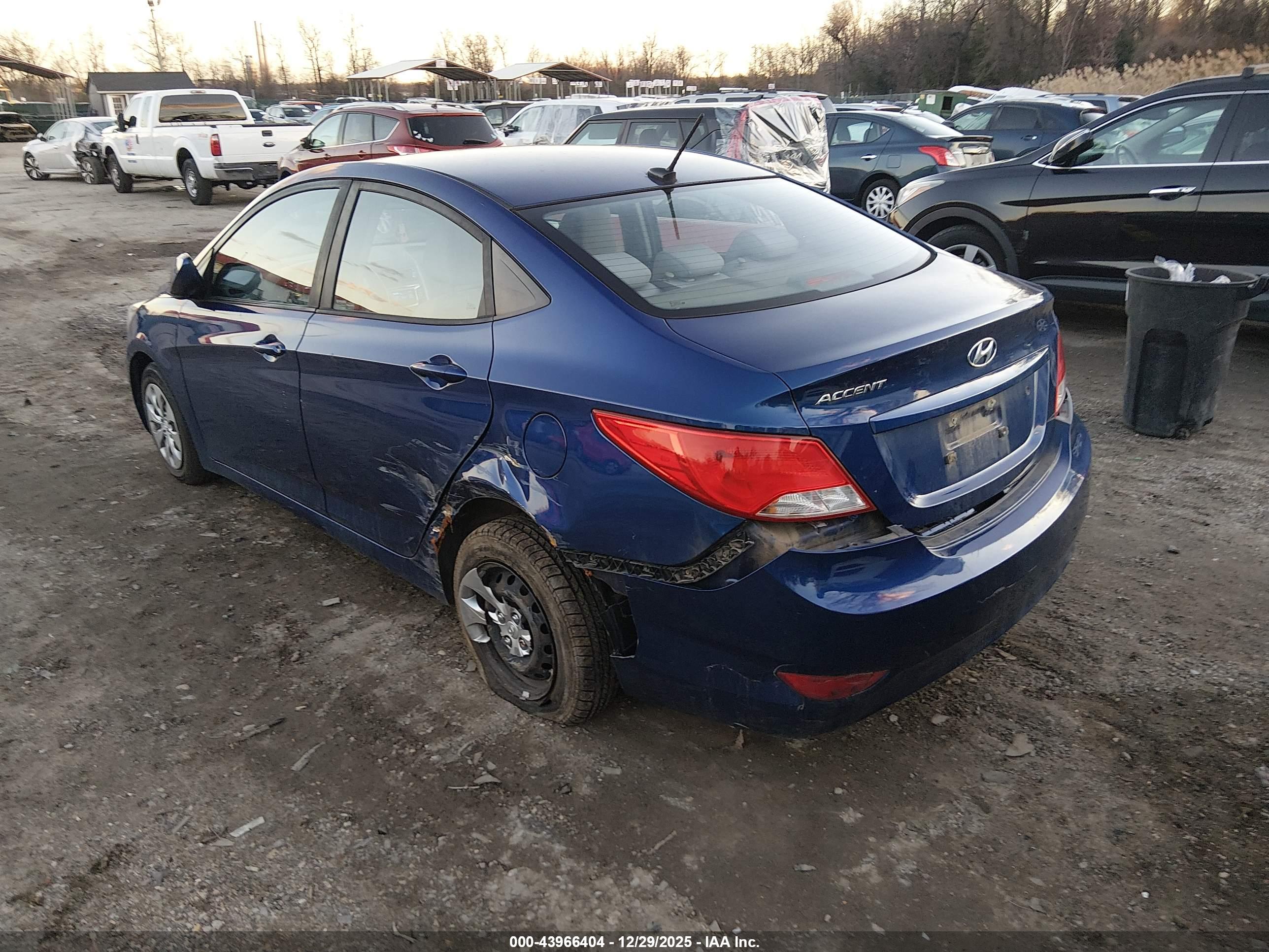 HYUNDAI ACCENT image 3