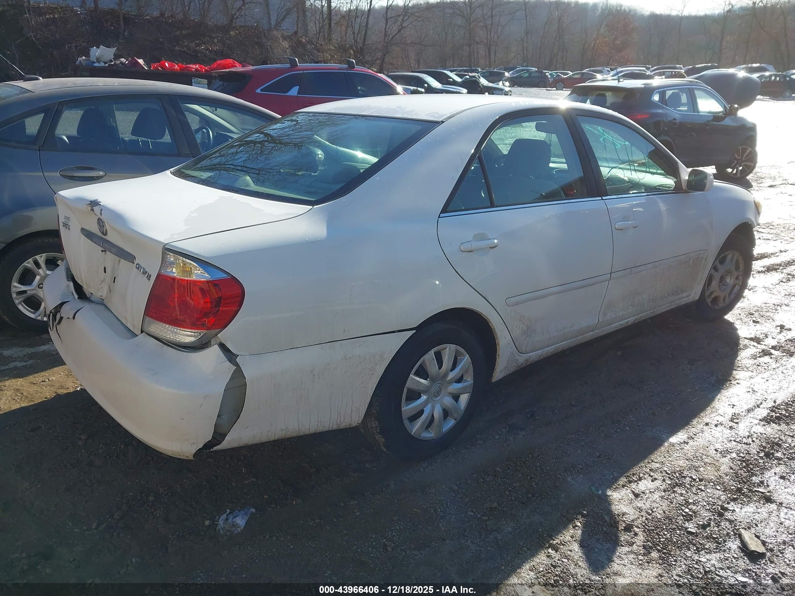 TOYOTA CAMRY image 4