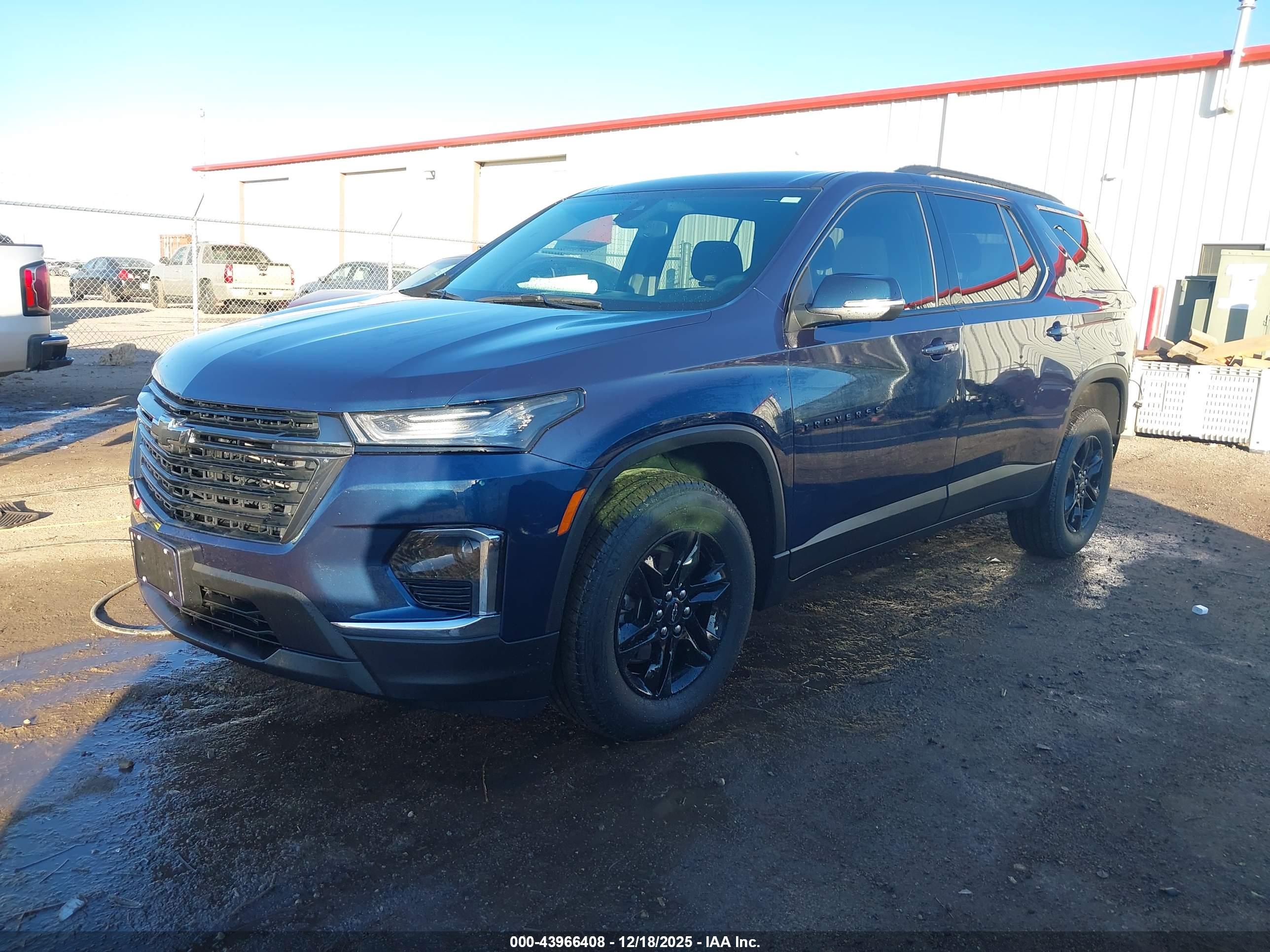 CHEVROLET TRAVERSE image 2