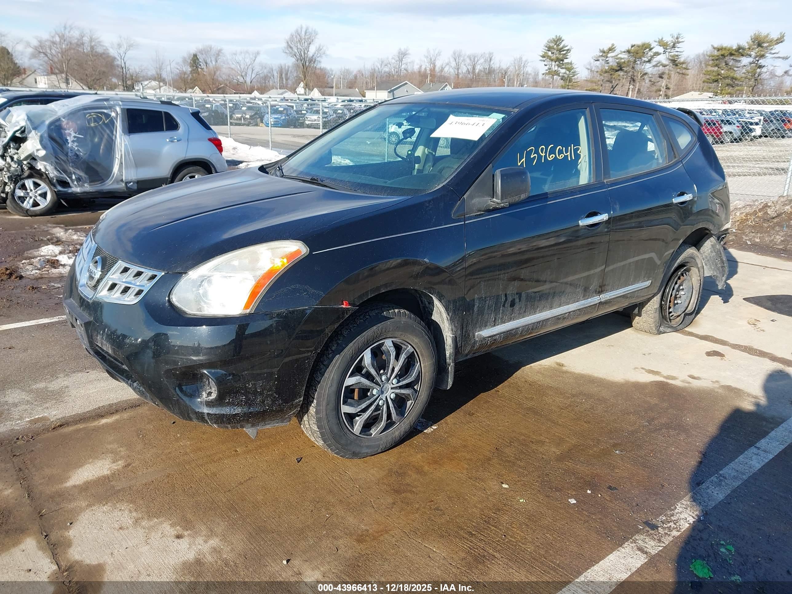 NISSAN ROGUE image 2