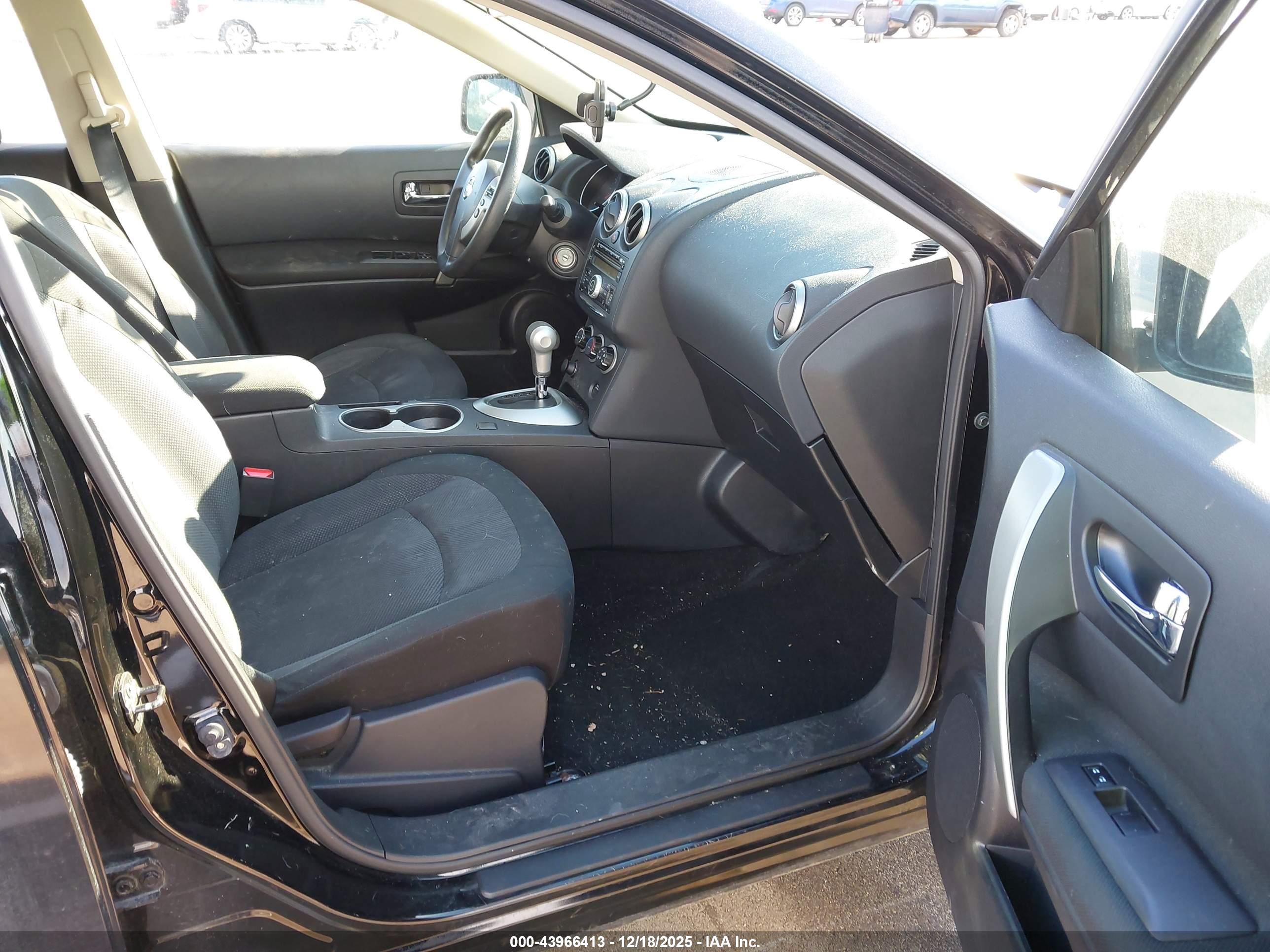 NISSAN ROGUE image 5
