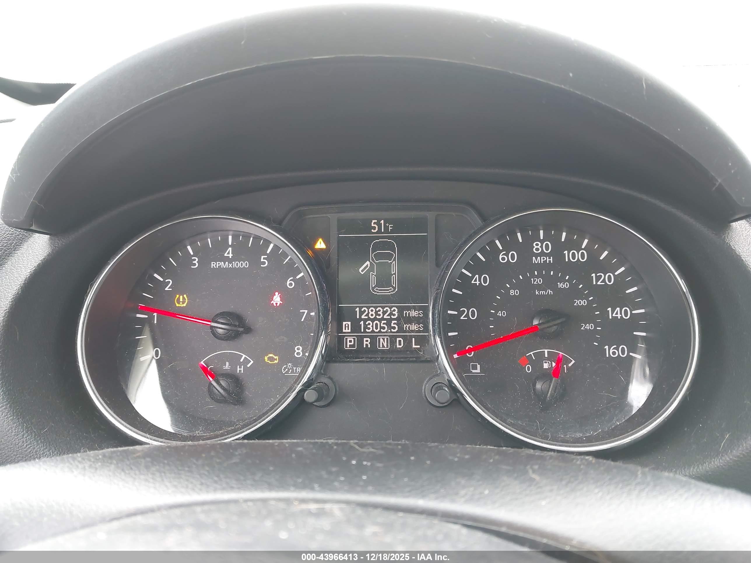 NISSAN ROGUE image 7